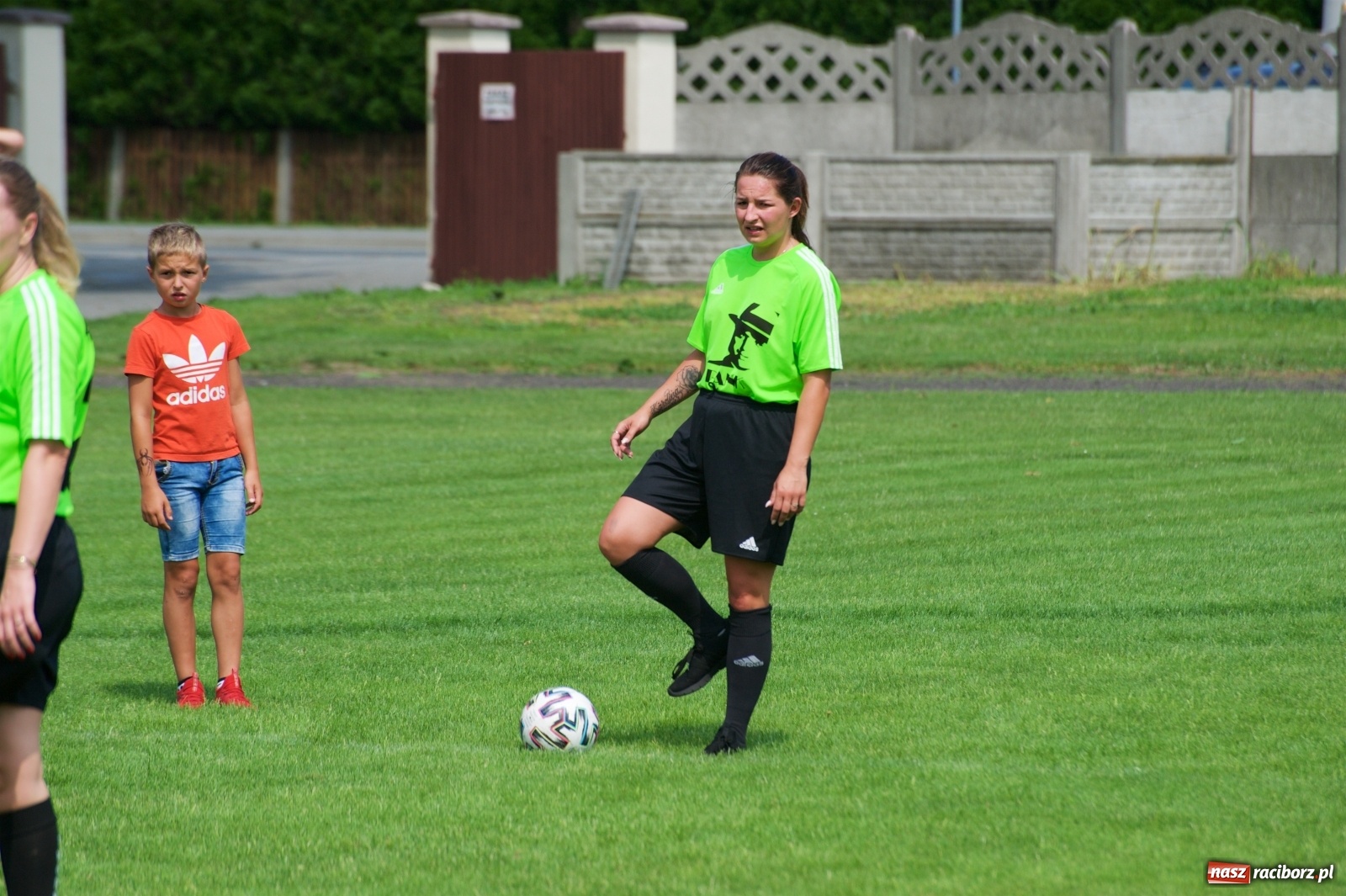 Zdjęcie w galerii na portalu naszraciborz.pl: Tworków. Mamuśki znów zagrają o puchar sołtysa wiadomości z regionu