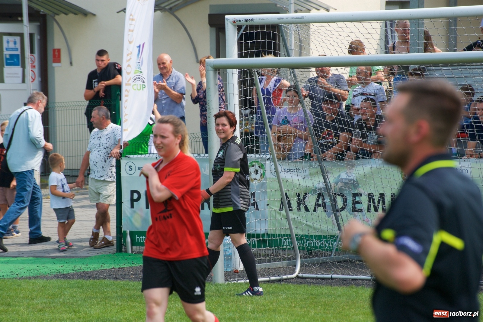 Zdjęcie w galerii na portalu naszraciborz.pl: Tworków. Mamuśki znów zagrają o puchar sołtysa wiadomości z regionu