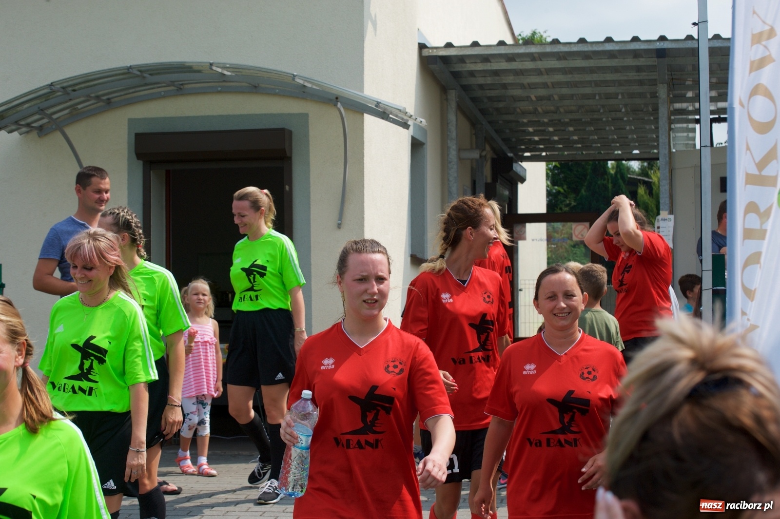 Zdjęcie w galerii na portalu naszraciborz.pl: Tworków. Mamuśki znów zagrają o puchar sołtysa wiadomości z regionu