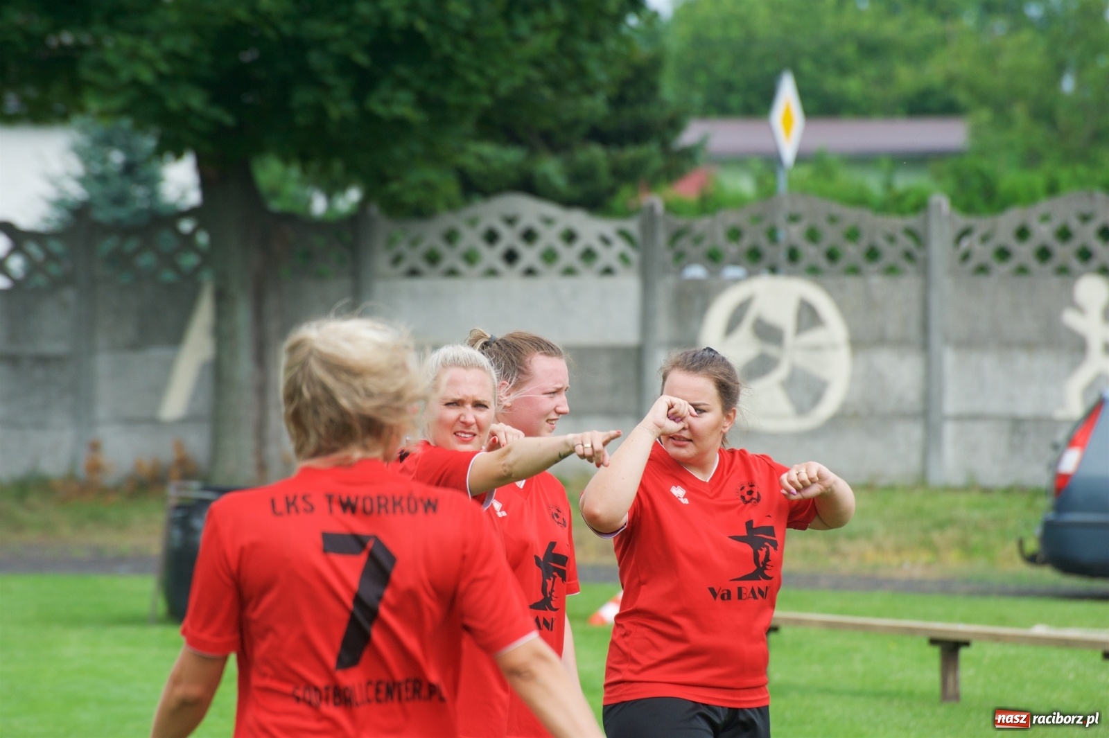 Zdjęcie w galerii na portalu naszraciborz.pl: Tworków. Mamuśki znów zagrają o puchar sołtysa wiadomości z regionu
