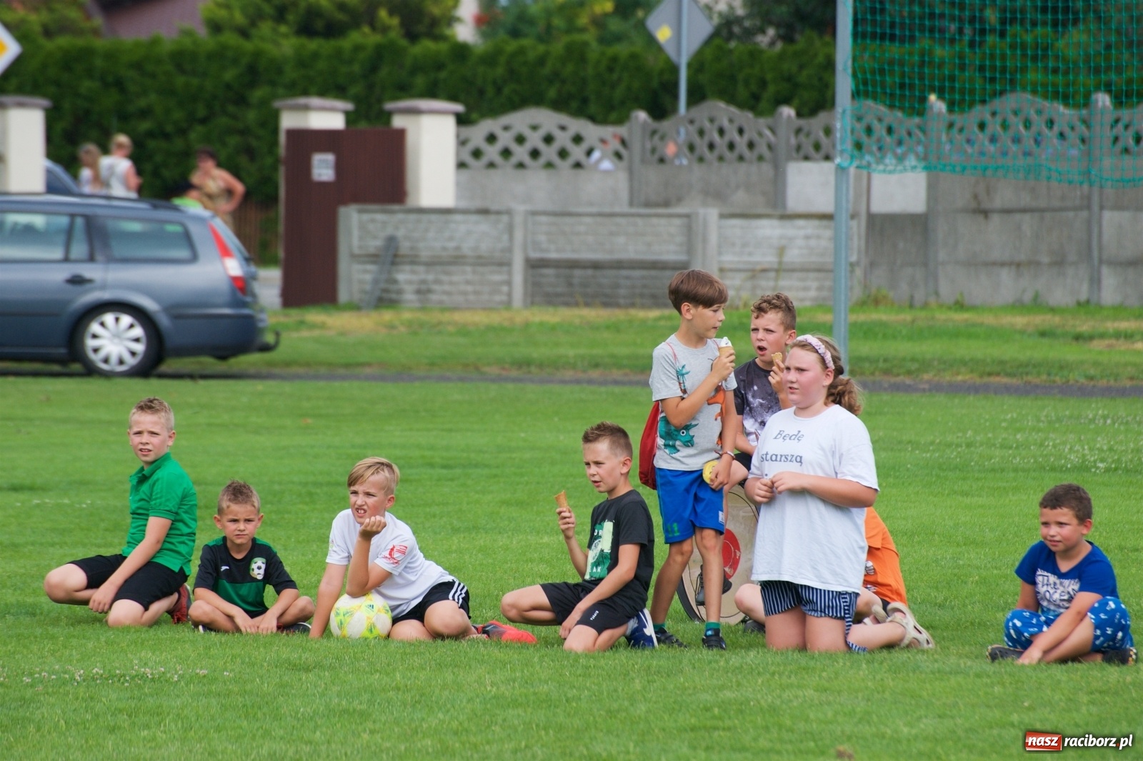 Zdjęcie w galerii na portalu naszraciborz.pl: Tworków. Mamuśki znów zagrają o puchar sołtysa wiadomości z regionu