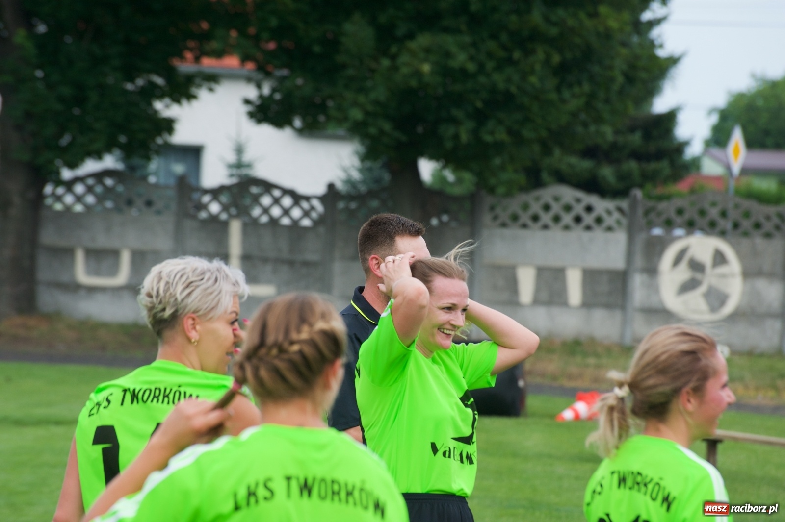 Zdjęcie w galerii na portalu naszraciborz.pl: Tworków. Mamuśki znów zagrają o puchar sołtysa wiadomości z regionu