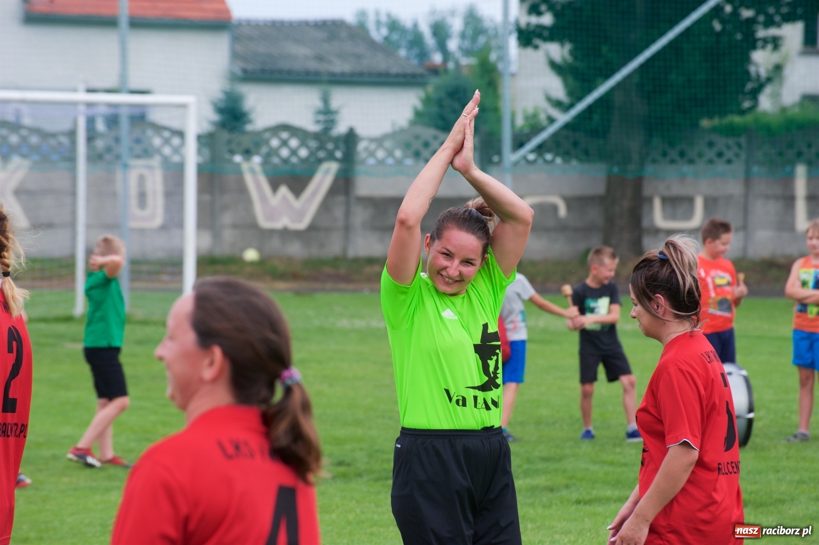 Zdjęcie w galerii na portalu naszraciborz.pl: Tworków. Mamuśki znów zagrają o puchar sołtysa wiadomości z regionu