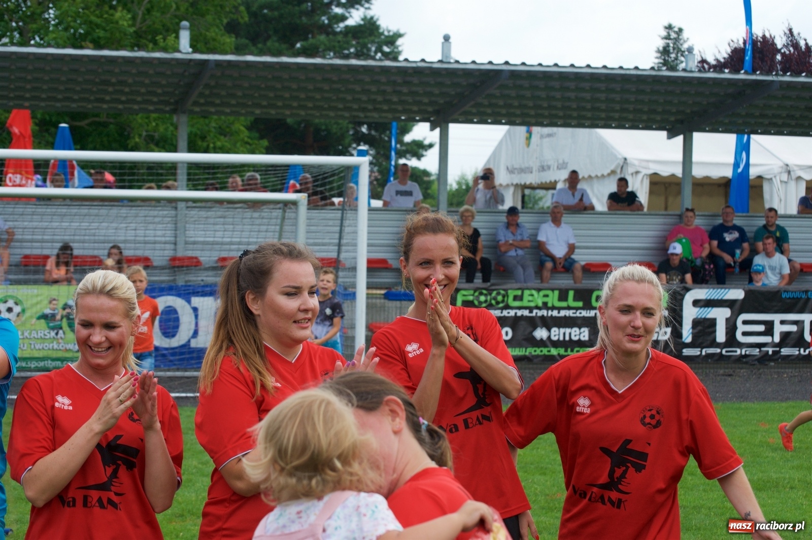 Zdjęcie w galerii na portalu naszraciborz.pl: Tworków. Mamuśki znów zagrają o puchar sołtysa wiadomości z regionu