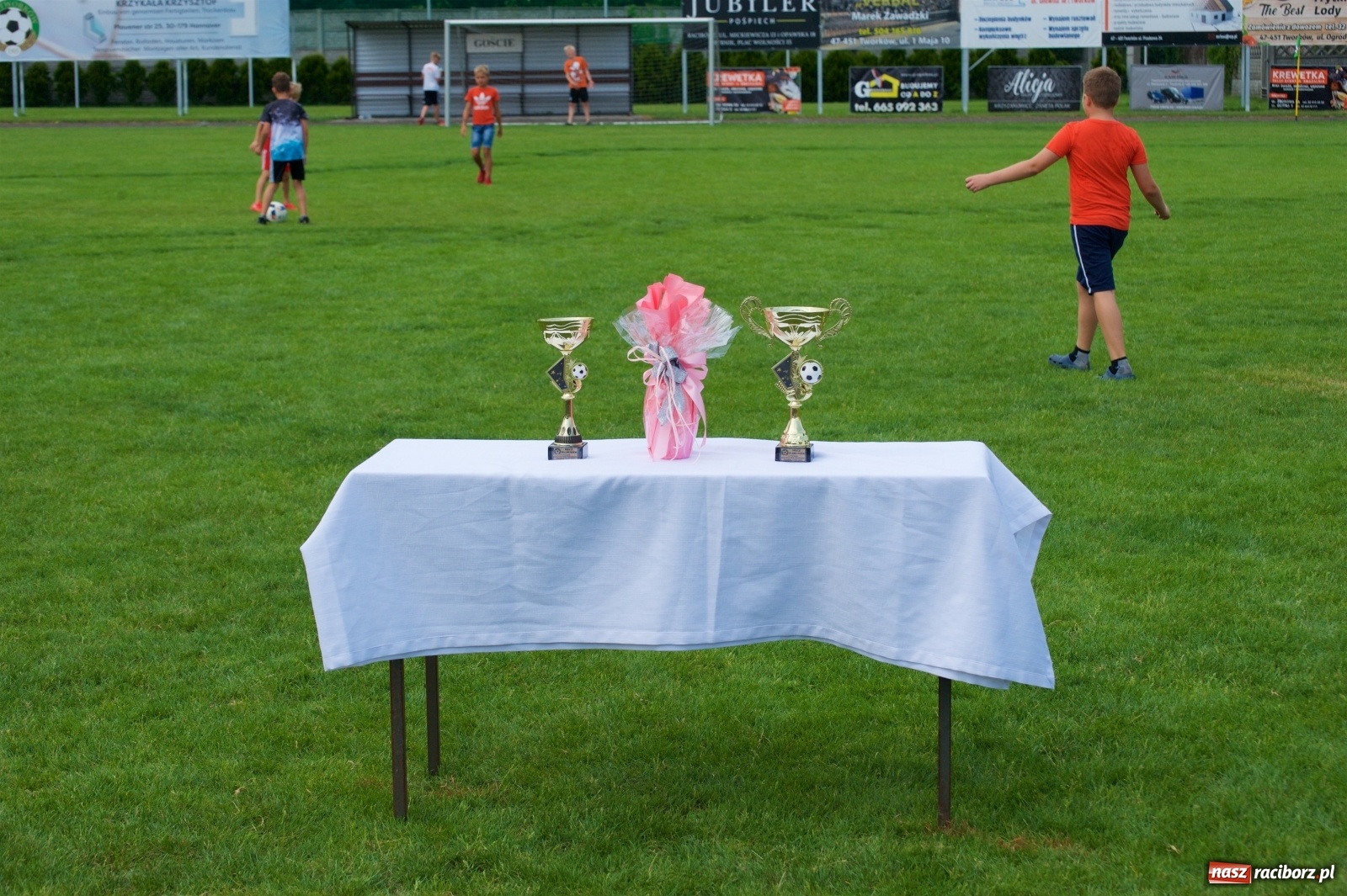 Zdjęcie w galerii na portalu naszraciborz.pl: Tworków. Mamuśki znów zagrają o puchar sołtysa wiadomości z regionu