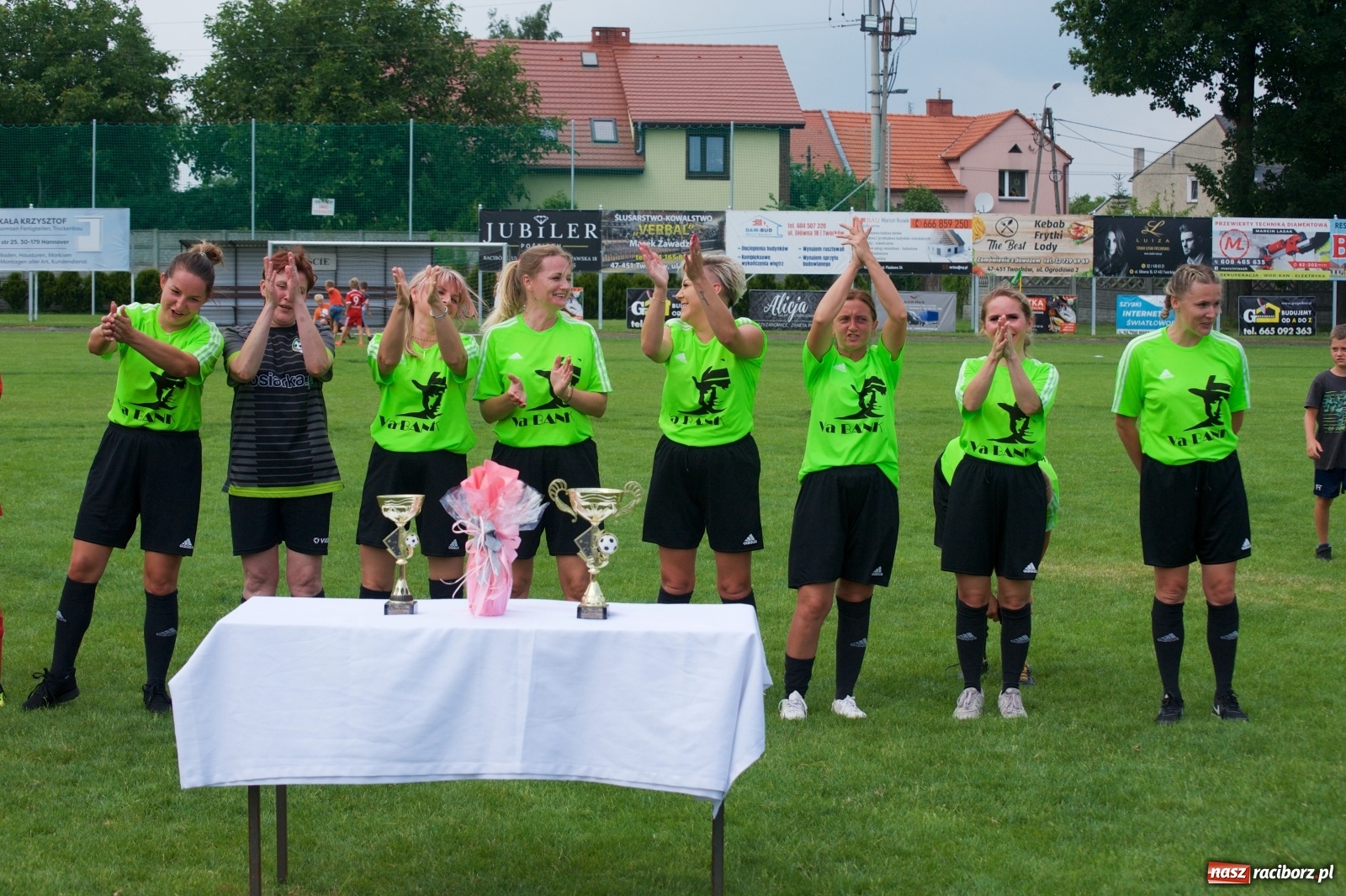 Zdjęcie w galerii na portalu naszraciborz.pl: Tworków. Mamuśki znów zagrają o puchar sołtysa wiadomości z regionu