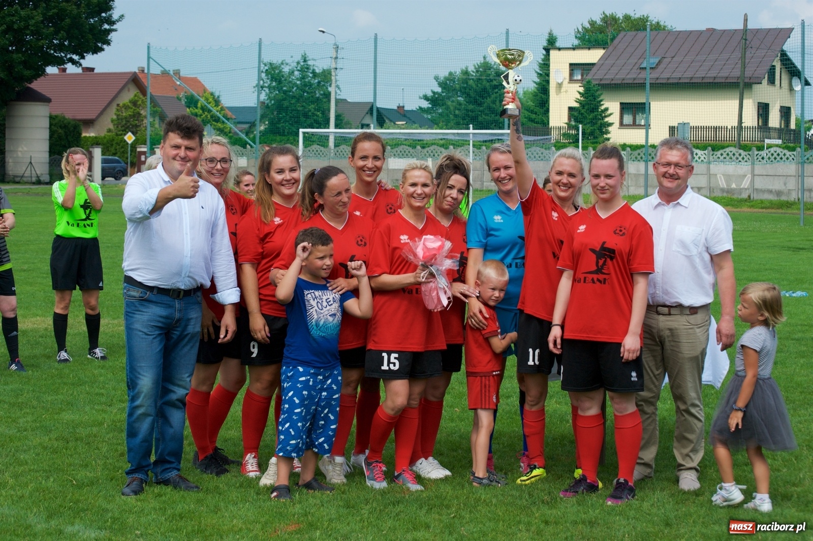 Zdjęcie w galerii na portalu naszraciborz.pl: Tworków. Mamuśki znów zagrają o puchar sołtysa wiadomości z regionu