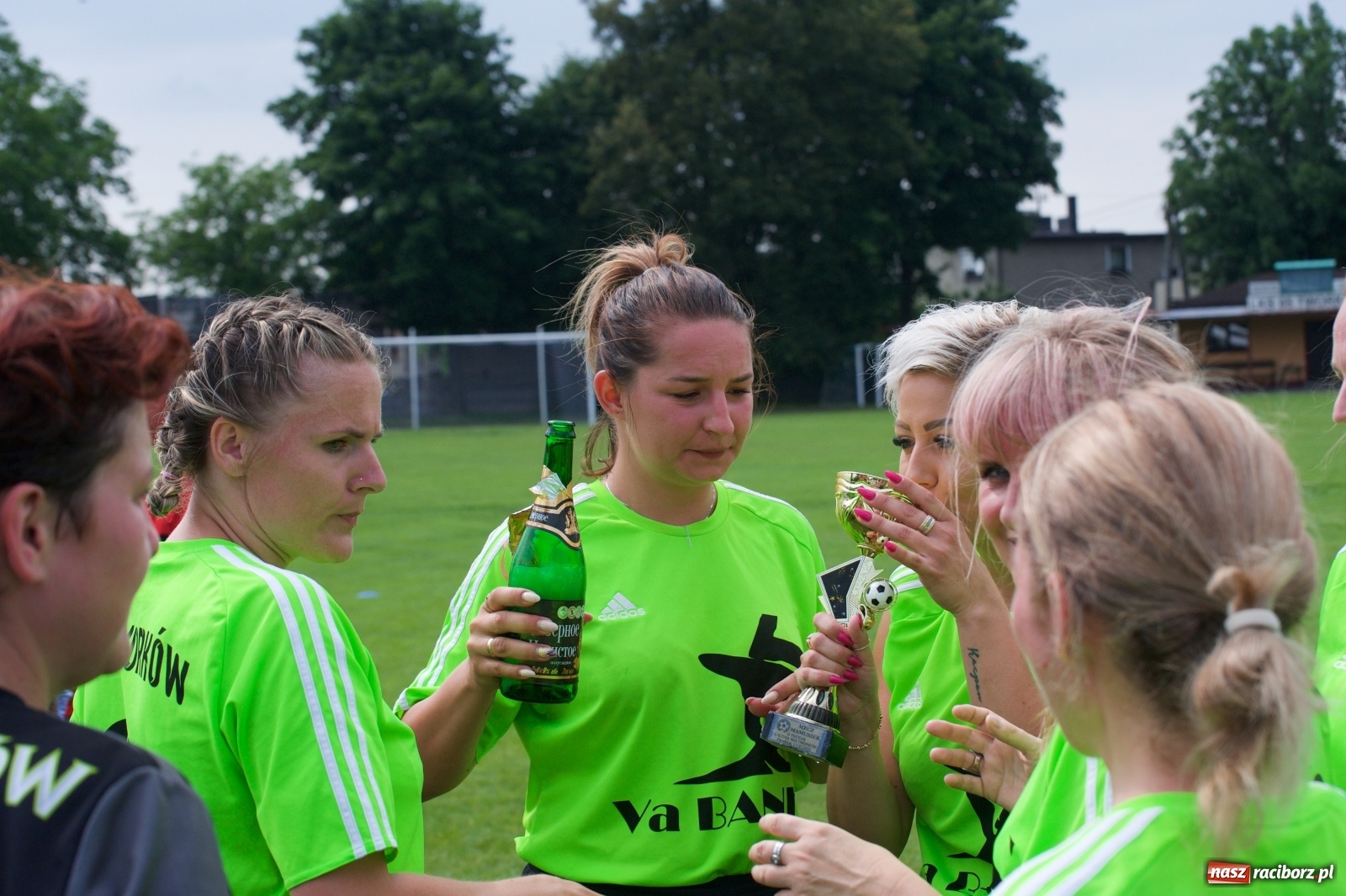 Zdjęcie w galerii na portalu naszraciborz.pl: Tworków. Mamuśki znów zagrają o puchar sołtysa wiadomości z regionu
