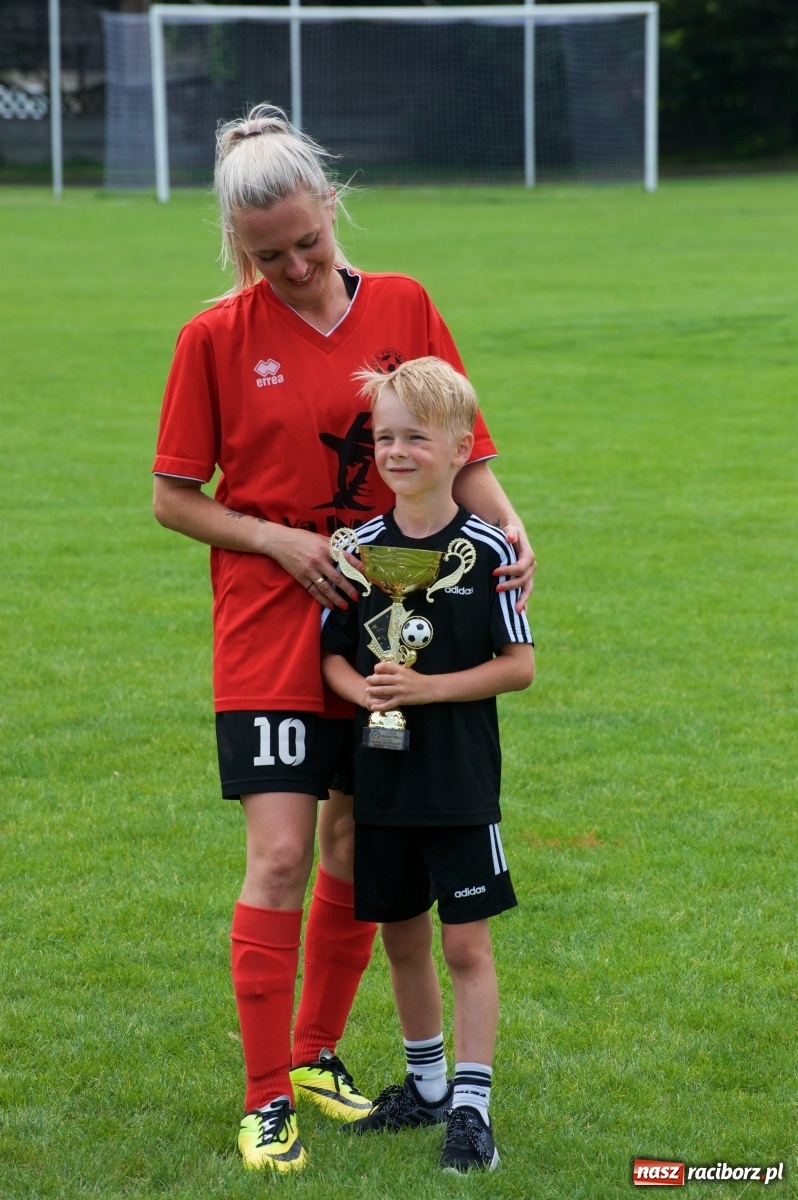 Zdjęcie w galerii na portalu naszraciborz.pl: Tworków. Mamuśki znów zagrają o puchar sołtysa wiadomości z regionu