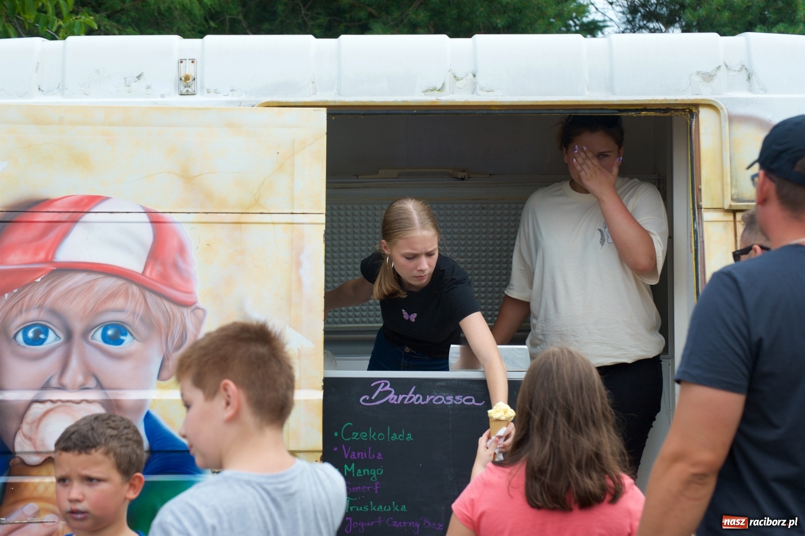 Zdjęcie w galerii na portalu naszraciborz.pl: Tworków. Mamuśki znów zagrają o puchar sołtysa wiadomości z regionu