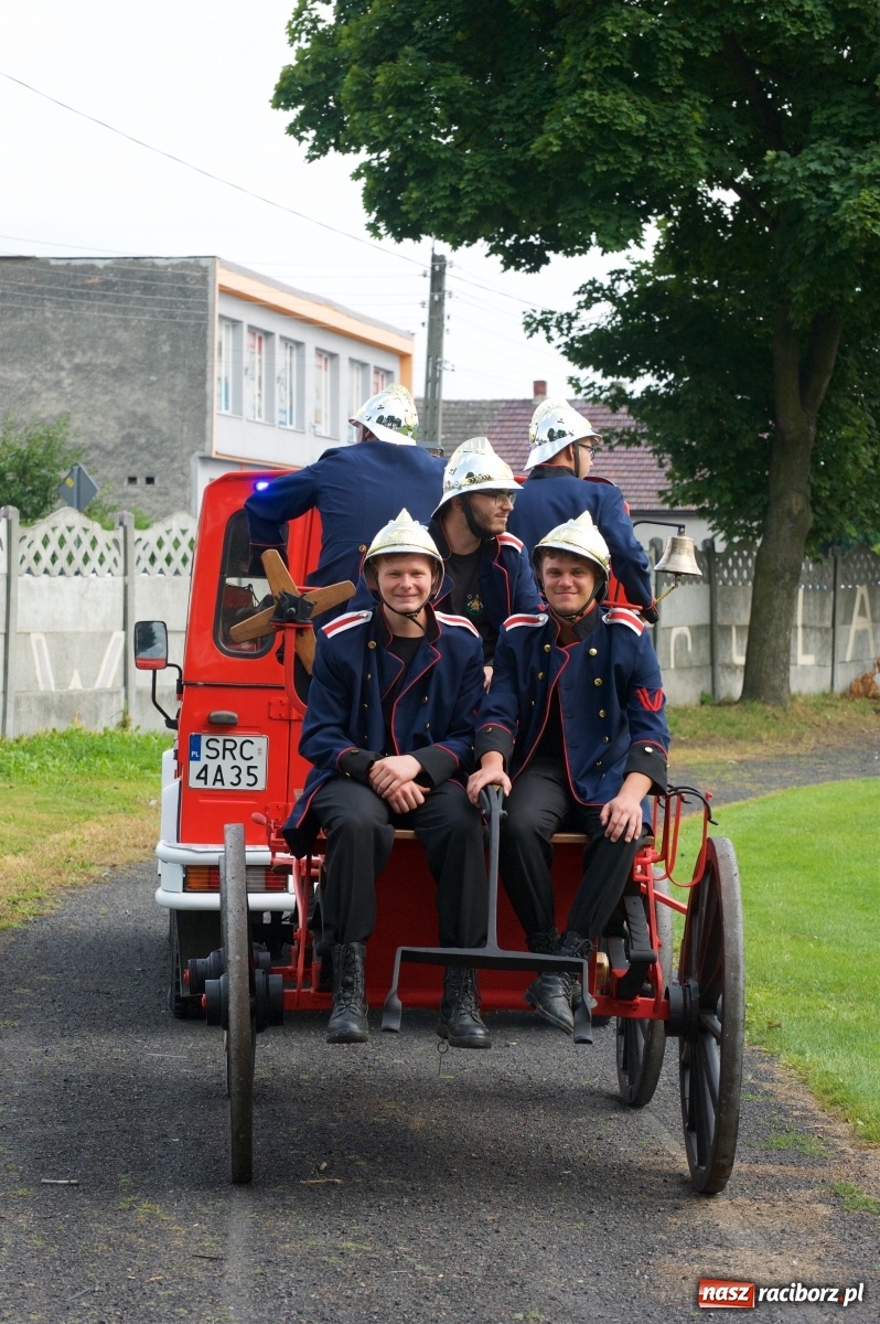 Zdjęcie w galerii na portalu naszraciborz.pl: Tworków. Mamuśki znów zagrają o puchar sołtysa wiadomości z regionu