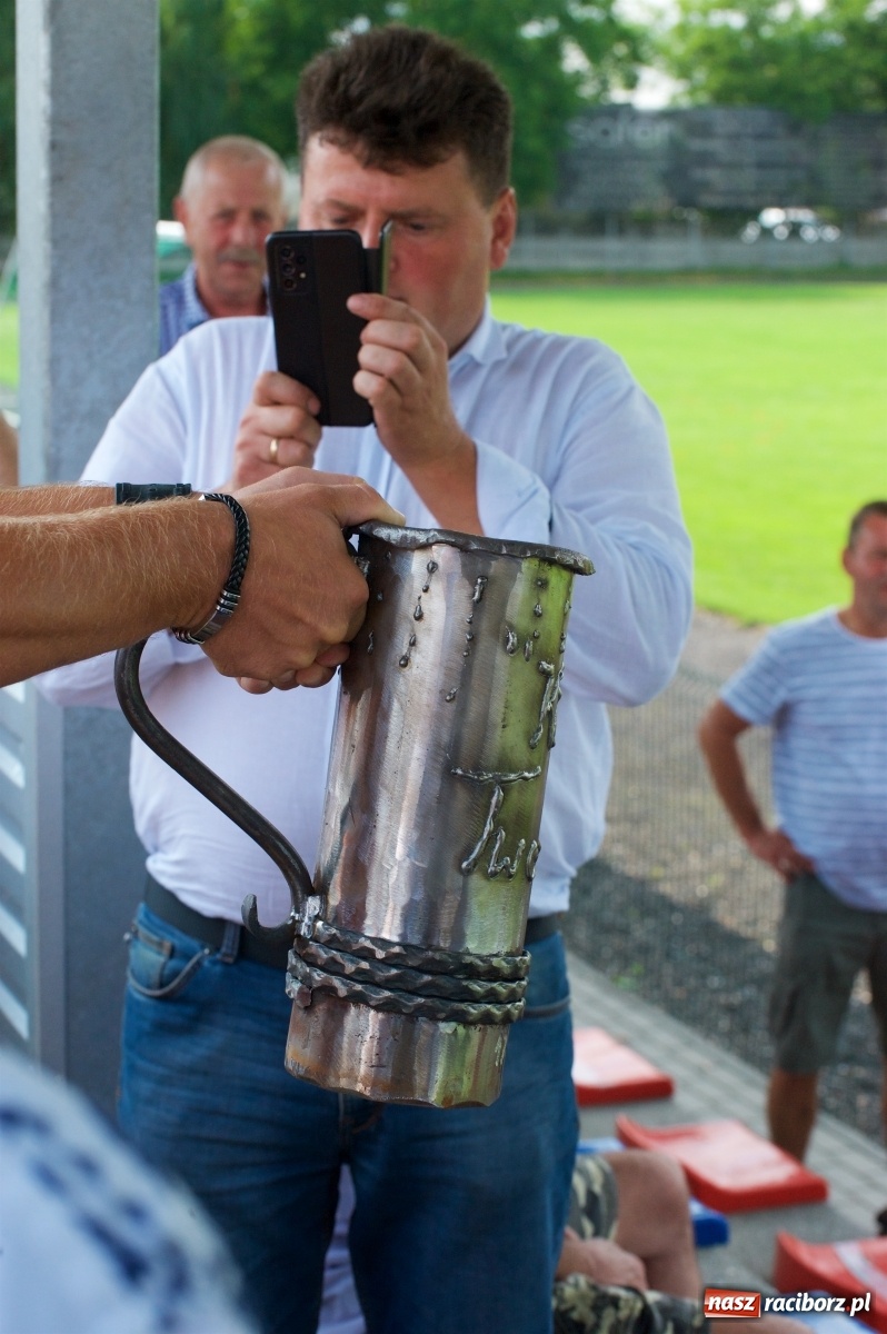 Zdjęcie w galerii na portalu naszraciborz.pl: Tworków. Mamuśki znów zagrają o puchar sołtysa wiadomości z regionu
