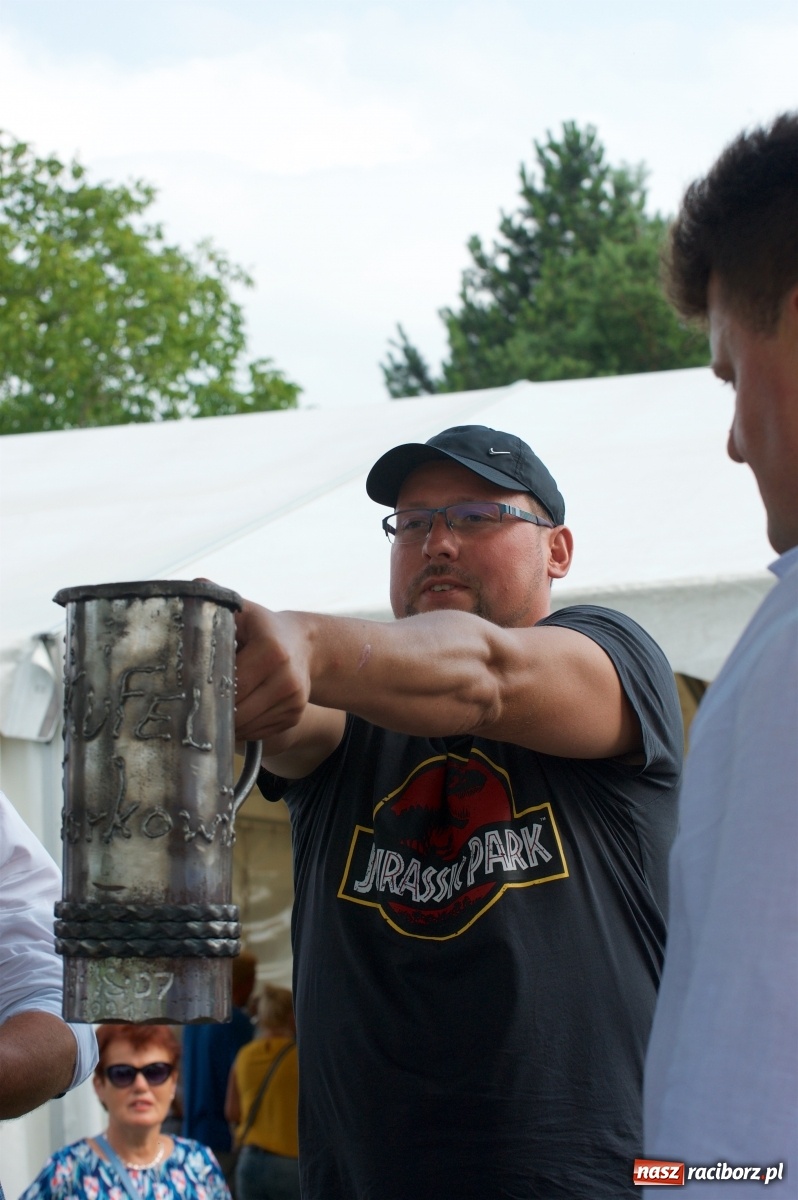 Zdjęcie w galerii na portalu naszraciborz.pl: Tworków. Mamuśki znów zagrają o puchar sołtysa wiadomości z regionu
