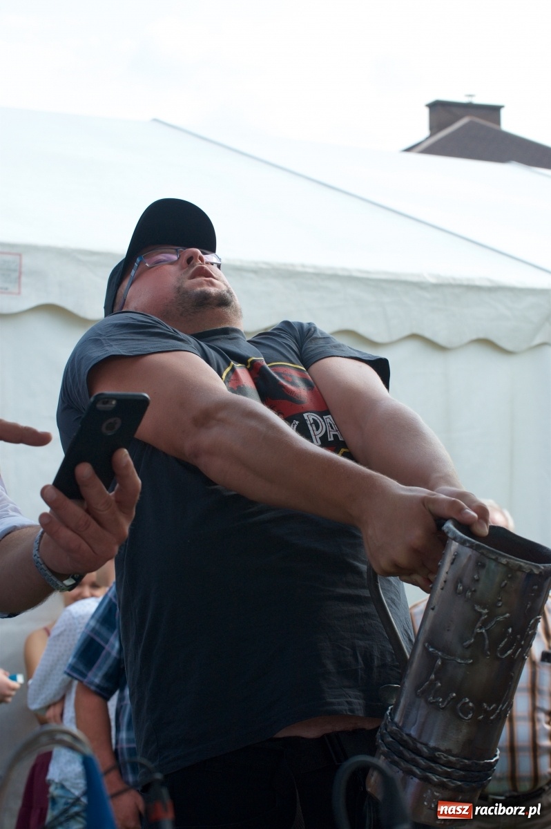 Zdjęcie w galerii na portalu naszraciborz.pl: Tworków. Mamuśki znów zagrają o puchar sołtysa wiadomości z regionu