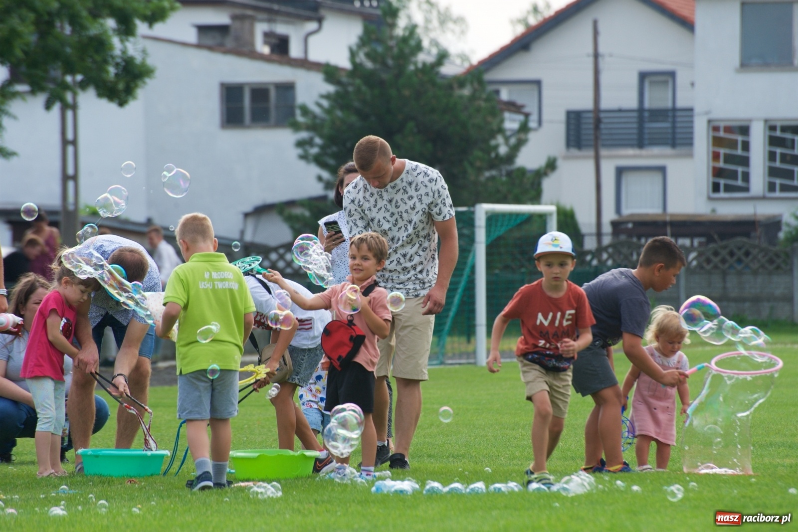 Zdjęcie w galerii na portalu naszraciborz.pl: Tworków. Mamuśki znów zagrają o puchar sołtysa wiadomości z regionu