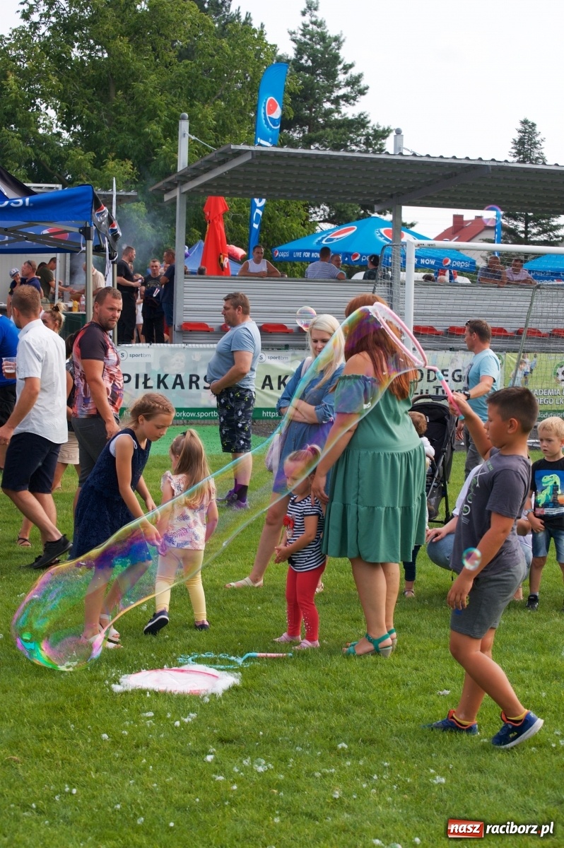 Zdjęcie w galerii na portalu naszraciborz.pl: Tworków. Mamuśki znów zagrają o puchar sołtysa wiadomości z regionu