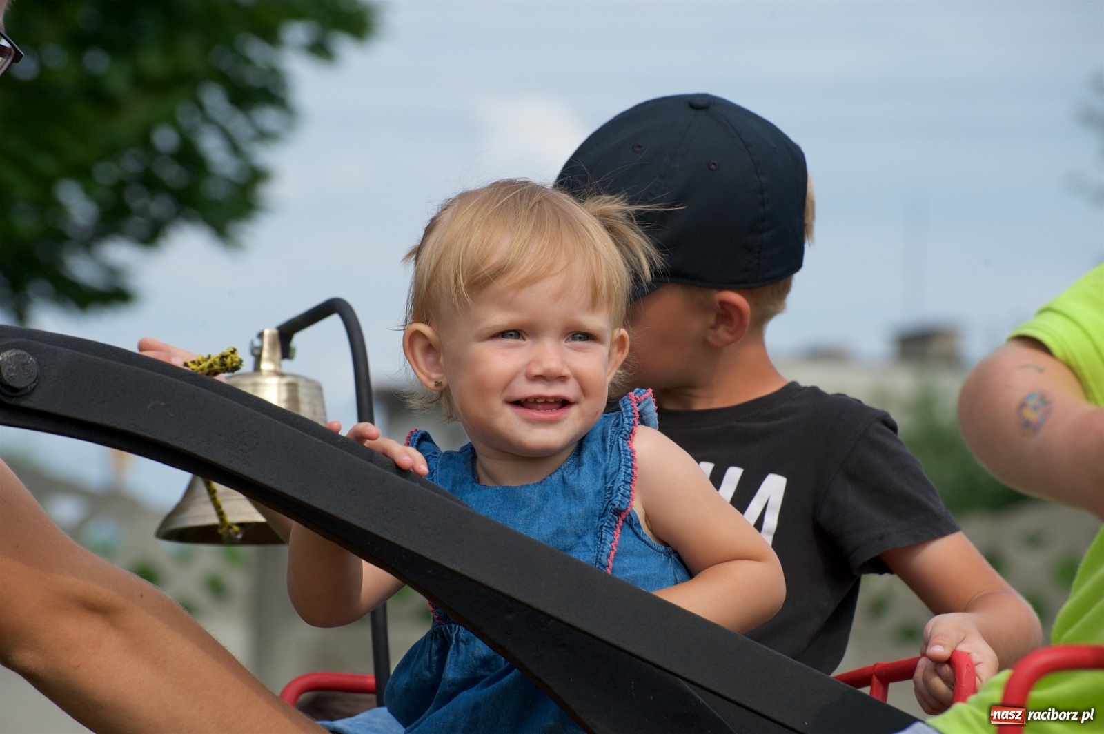 Zdjęcie w galerii na portalu naszraciborz.pl: Tworków. Mamuśki znów zagrają o puchar sołtysa wiadomości z regionu