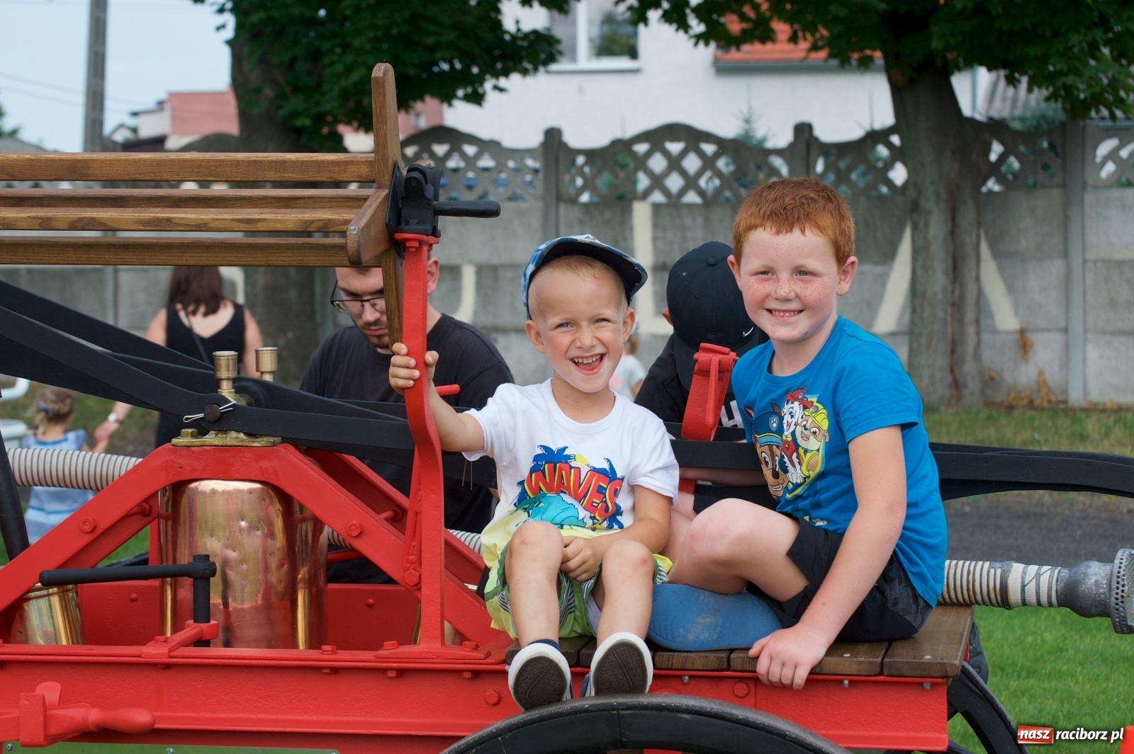 Zdjęcie w galerii na portalu naszraciborz.pl: Tworków. Mamuśki znów zagrają o puchar sołtysa wiadomości z regionu
