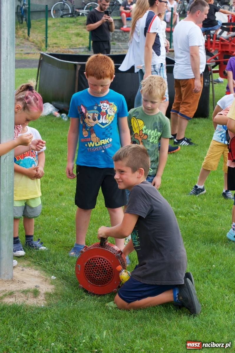 Zdjęcie w galerii na portalu naszraciborz.pl: Tworków. Mamuśki znów zagrają o puchar sołtysa wiadomości z regionu