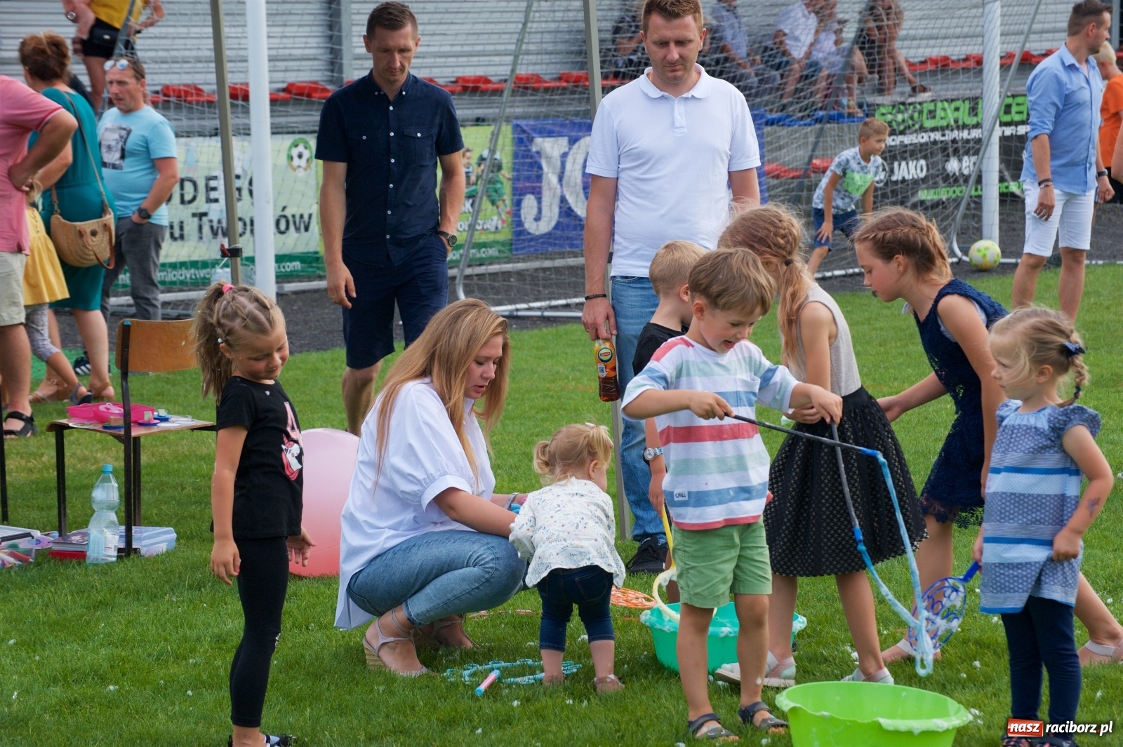 Zdjęcie w galerii na portalu naszraciborz.pl: Tworków. Mamuśki znów zagrają o puchar sołtysa wiadomości z regionu