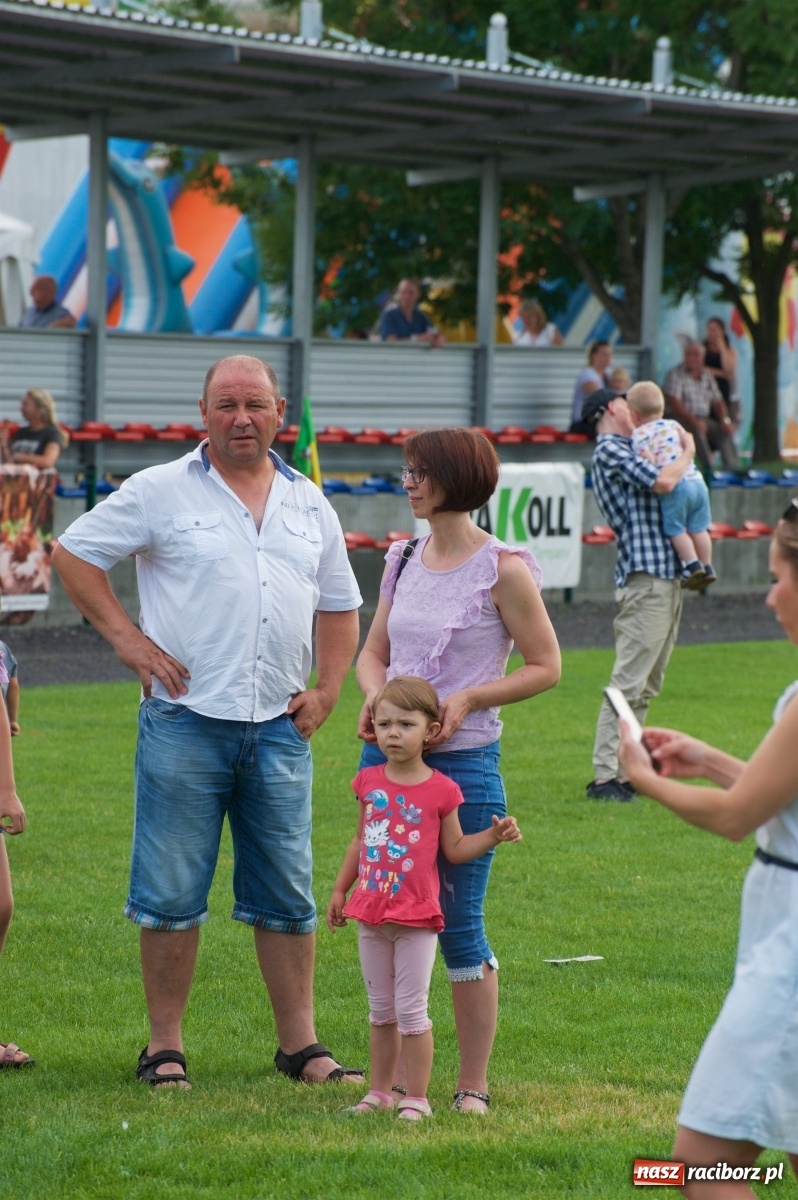 Zdjęcie w galerii na portalu naszraciborz.pl: Tworków. Mamuśki znów zagrają o puchar sołtysa wiadomości z regionu