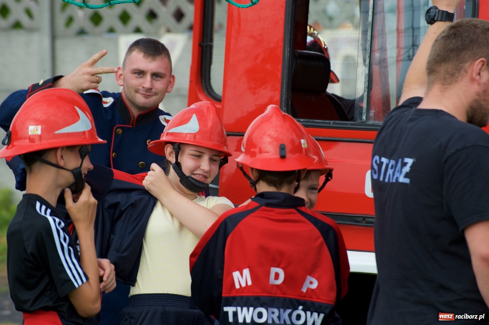 Zdjęcie w galerii na portalu naszraciborz.pl: Tworków. Mamuśki znów zagrają o puchar sołtysa wiadomości z regionu