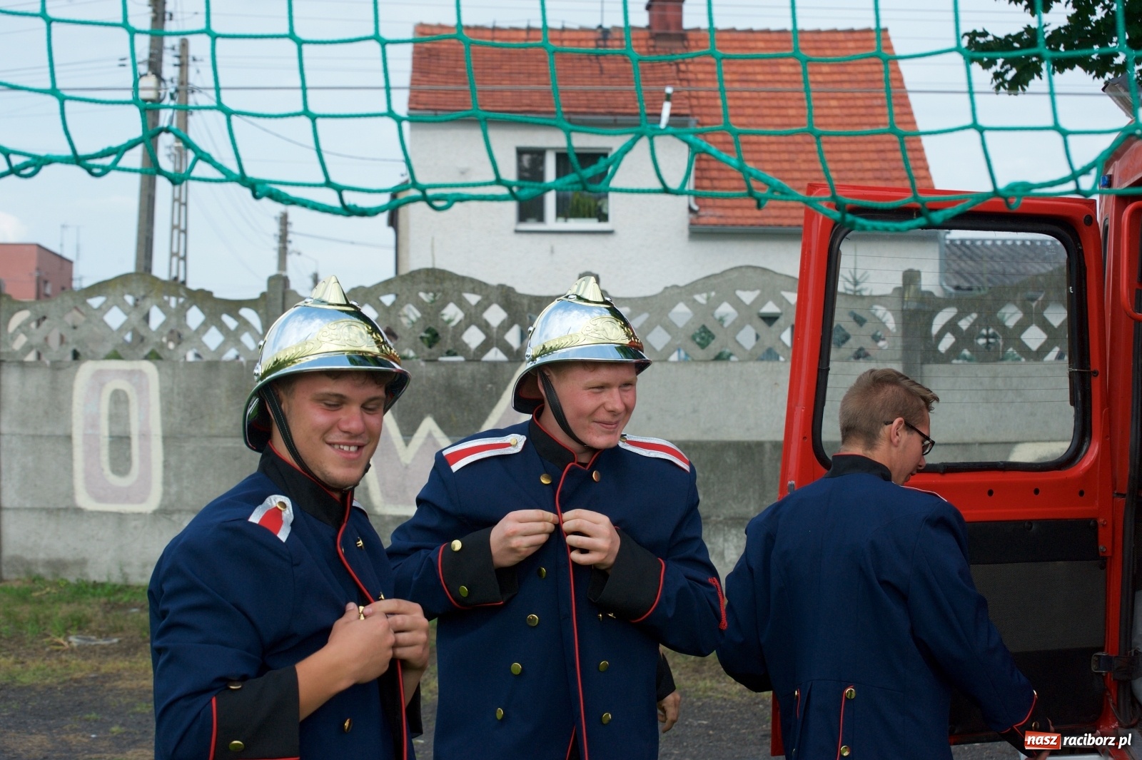 Zdjęcie w galerii na portalu naszraciborz.pl: Tworków. Mamuśki znów zagrają o puchar sołtysa wiadomości z regionu