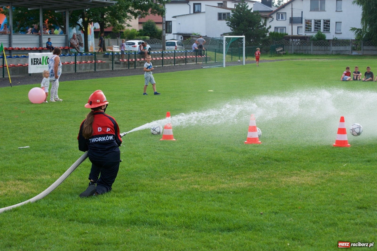 Zdjęcie w galerii na portalu naszraciborz.pl: Tworków. Mamuśki znów zagrają o puchar sołtysa wiadomości z regionu