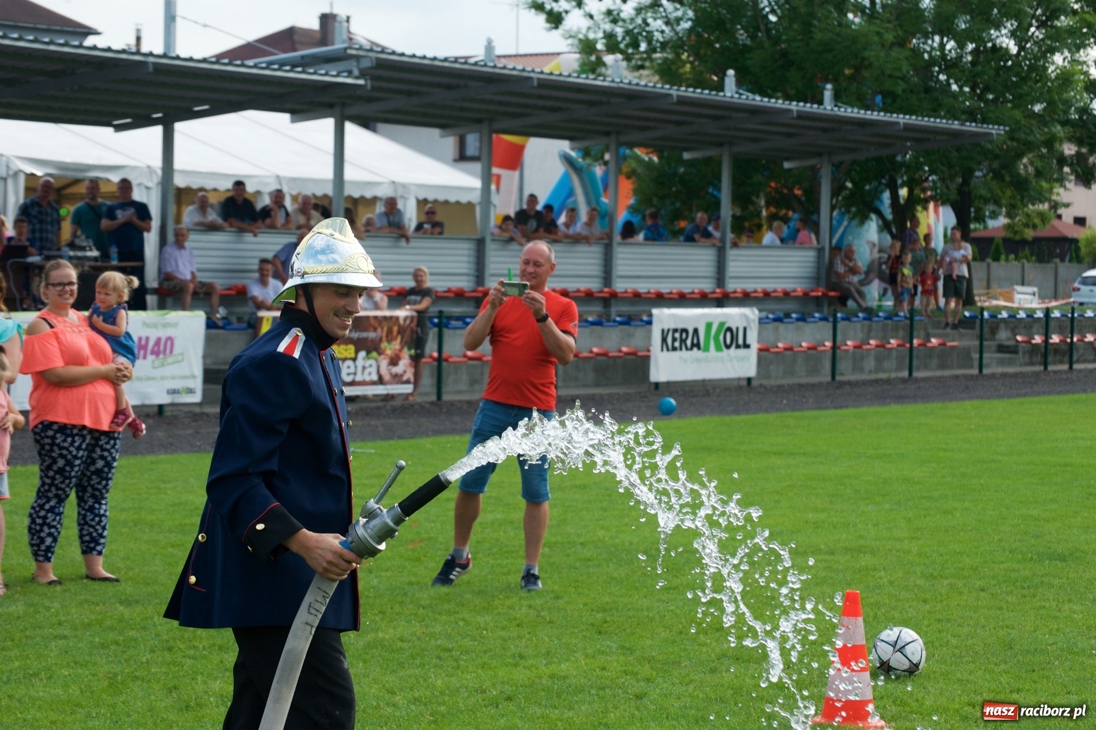 Zdjęcie w galerii na portalu naszraciborz.pl: Tworków. Mamuśki znów zagrają o puchar sołtysa wiadomości z regionu