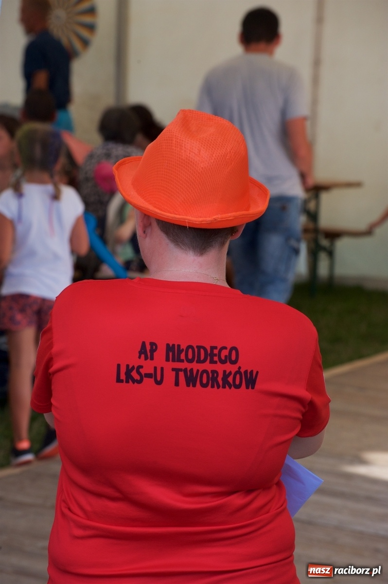 Zdjęcie w galerii na portalu naszraciborz.pl: Tworków. Mamuśki znów zagrają o puchar sołtysa wiadomości z regionu