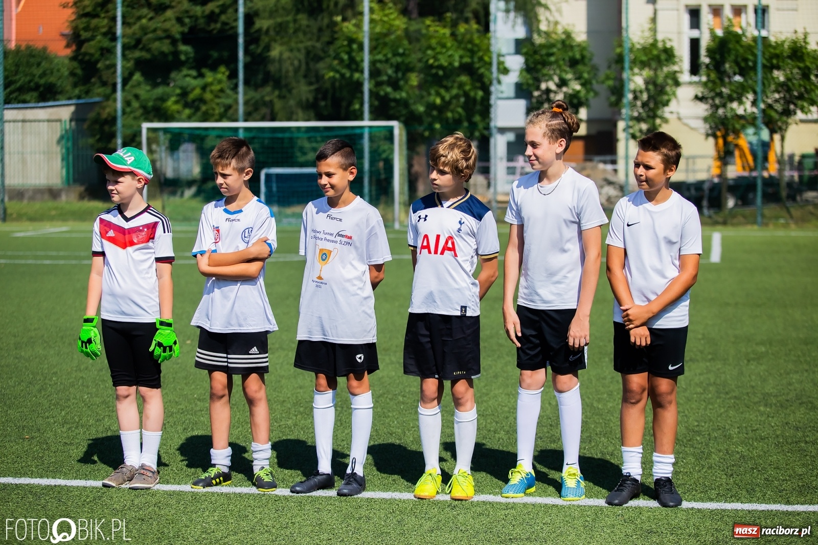 Zdjęcie w galerii na portalu naszraciborz.pl: Powiatowy turniej piłki nożnej na boisku SP 4 wiadomości z regionu