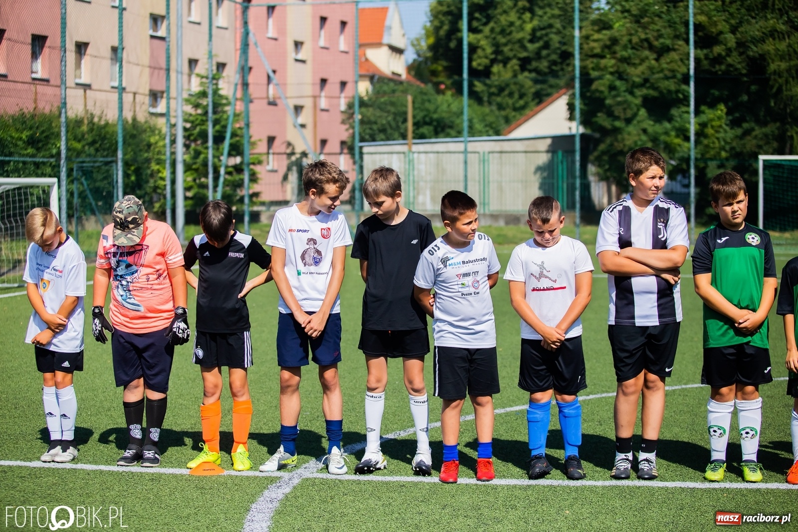 Zdjęcie w galerii na portalu naszraciborz.pl: Powiatowy turniej piłki nożnej na boisku SP 4 wiadomości z regionu
