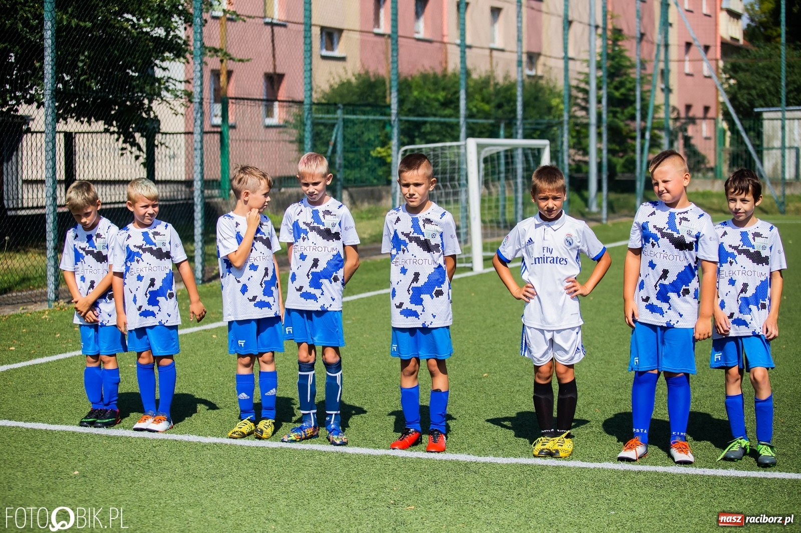 Zdjęcie w galerii na portalu naszraciborz.pl: Powiatowy turniej piłki nożnej na boisku SP 4 wiadomości z regionu