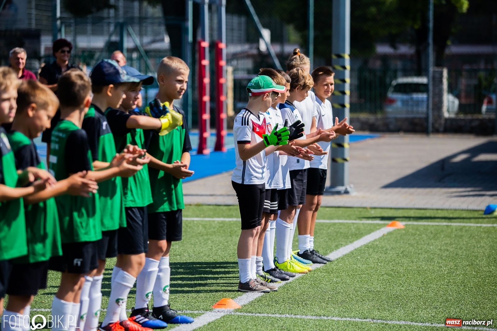 Zdjęcie w galerii na portalu naszraciborz.pl: Powiatowy turniej piłki nożnej na boisku SP 4 wiadomości z regionu