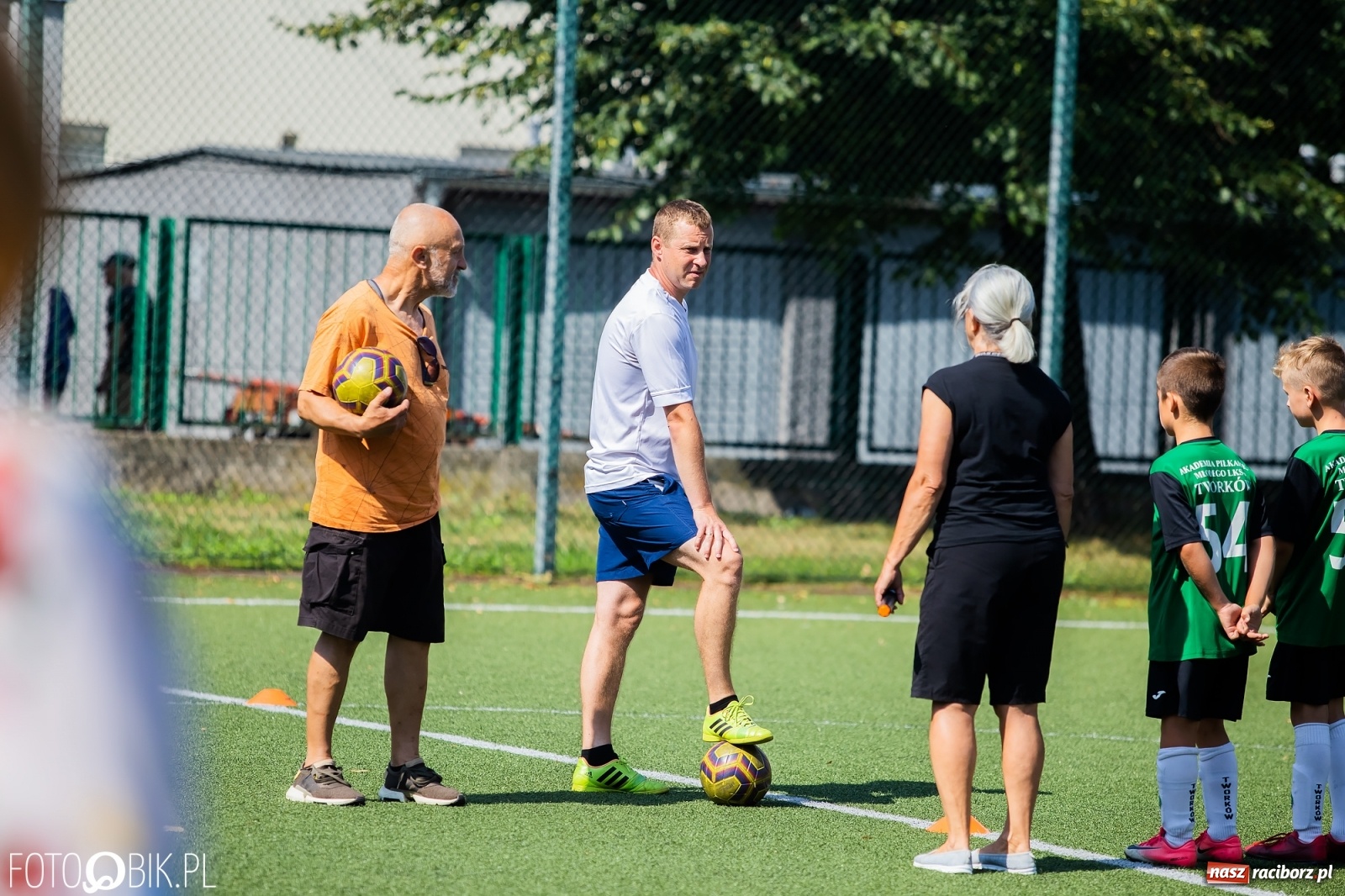 Zdjęcie w galerii na portalu naszraciborz.pl: Powiatowy turniej piłki nożnej na boisku SP 4 wiadomości z regionu