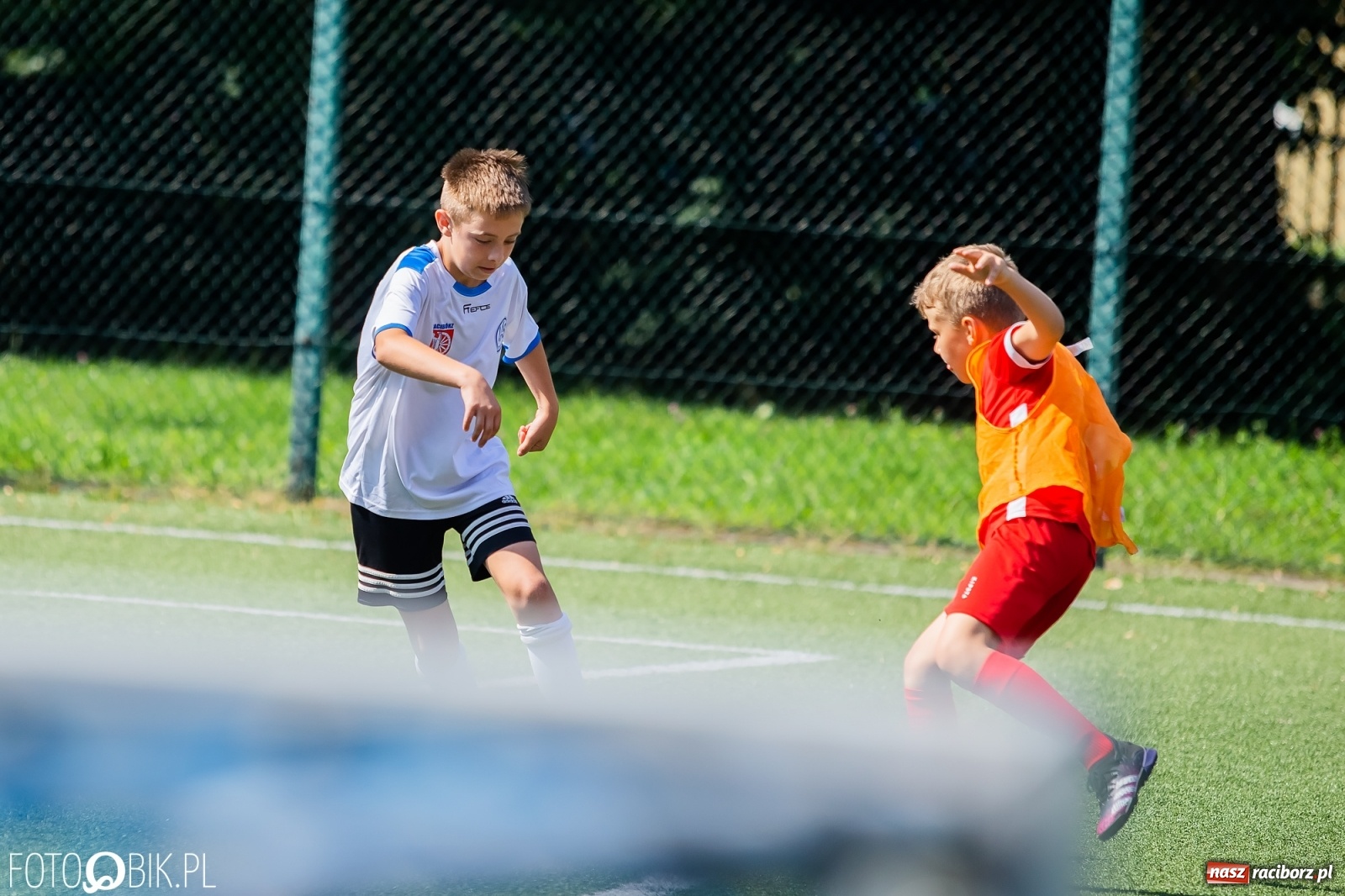 Zdjęcie w galerii na portalu naszraciborz.pl: Powiatowy turniej piłki nożnej na boisku SP 4 wiadomości z regionu