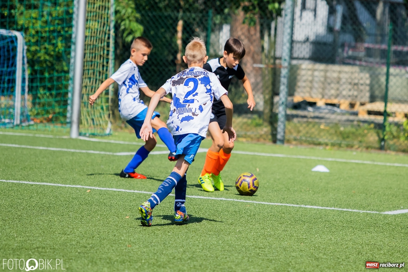Zdjęcie w galerii na portalu naszraciborz.pl: Powiatowy turniej piłki nożnej na boisku SP 4 wiadomości z regionu