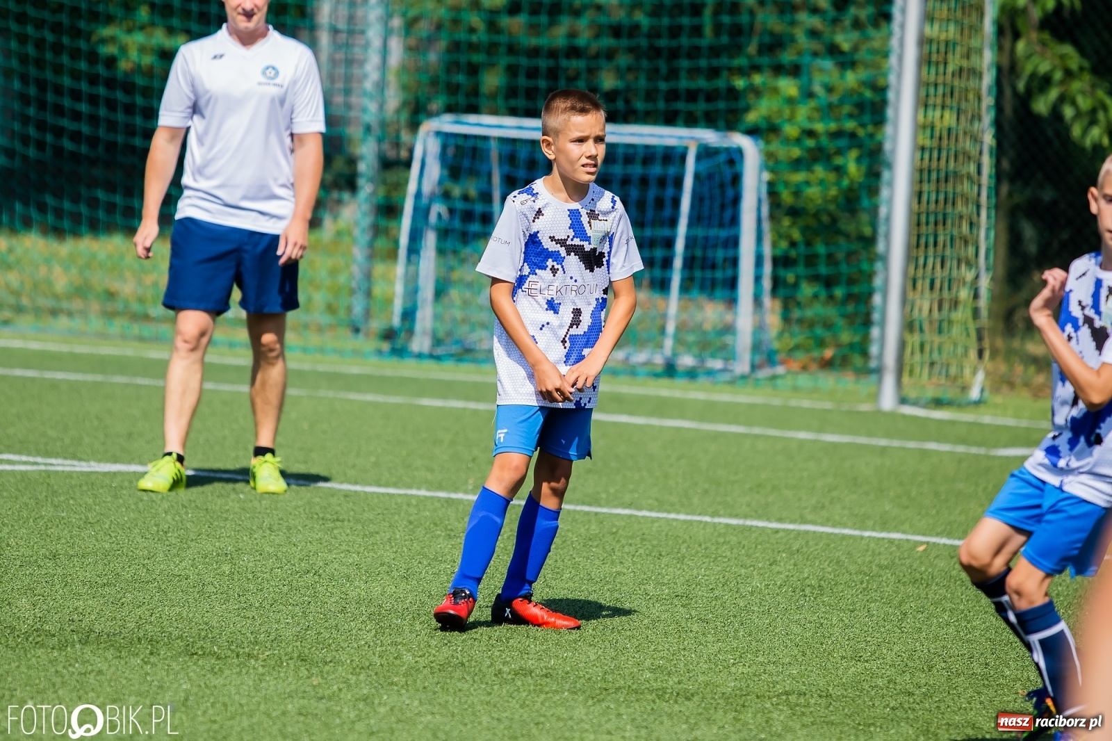 Zdjęcie w galerii na portalu naszraciborz.pl: Powiatowy turniej piłki nożnej na boisku SP 4 wiadomości z regionu