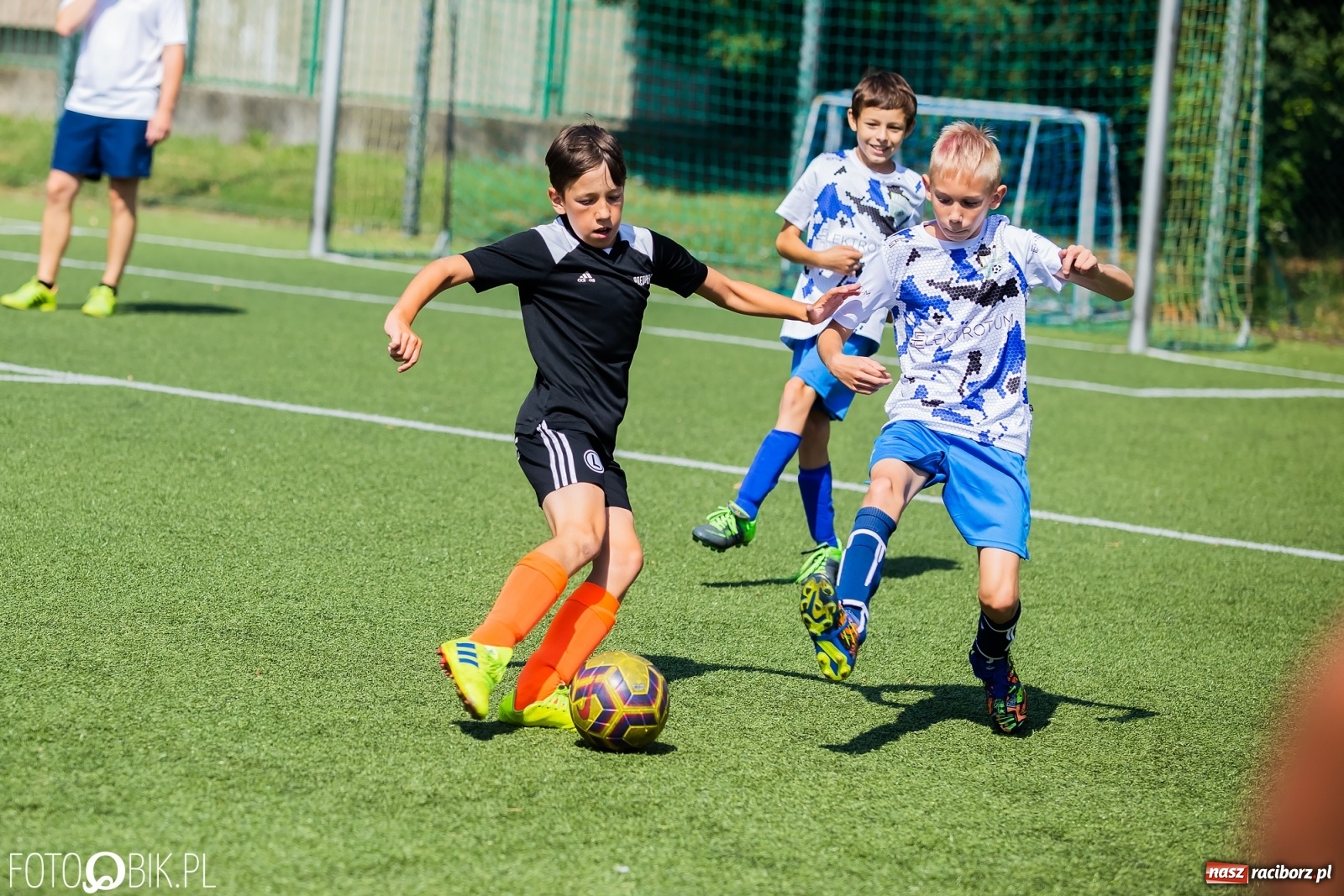 Zdjęcie w galerii na portalu naszraciborz.pl: Powiatowy turniej piłki nożnej na boisku SP 4 wiadomości z regionu