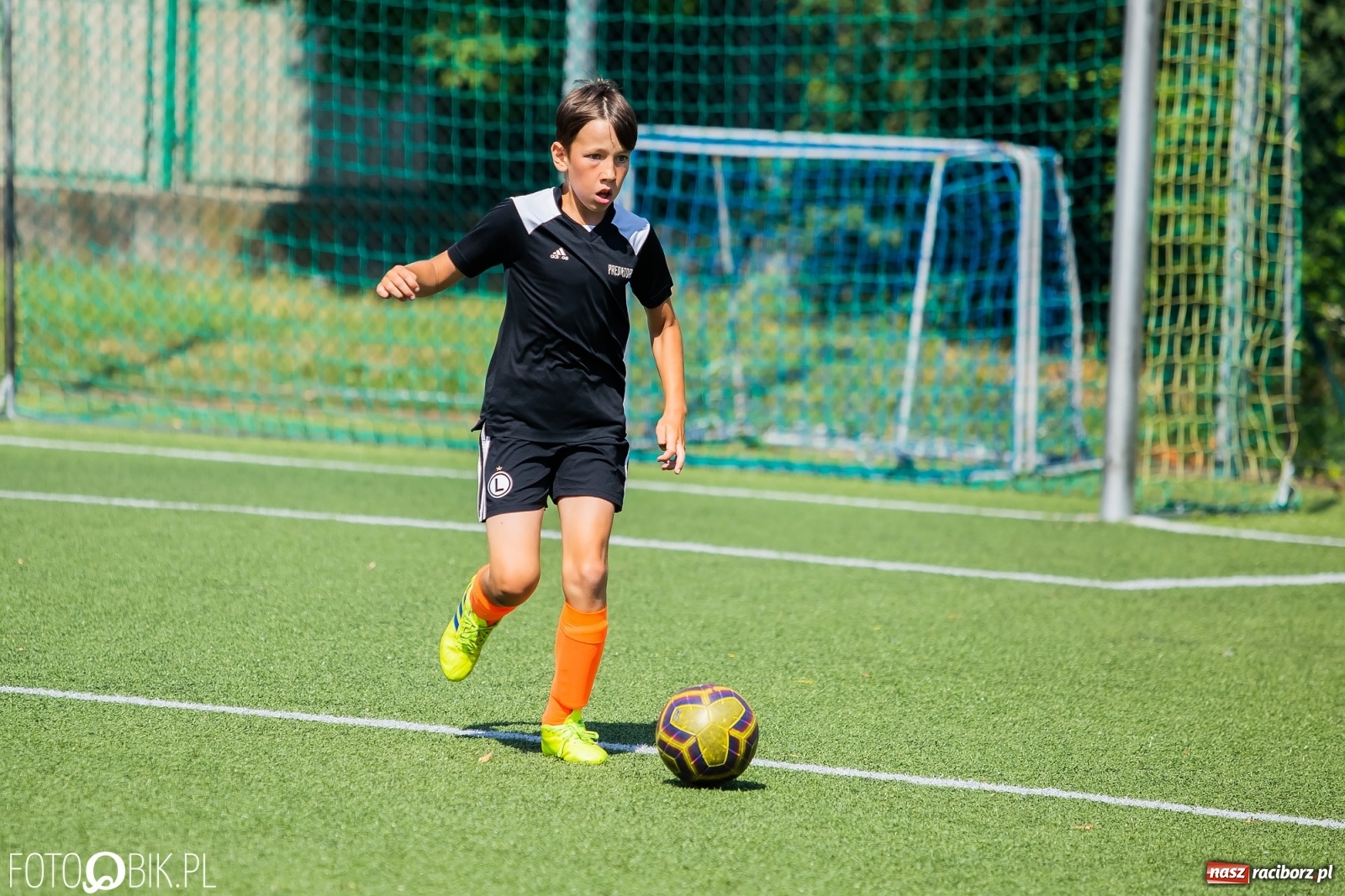 Zdjęcie w galerii na portalu naszraciborz.pl: Powiatowy turniej piłki nożnej na boisku SP 4 wiadomości z regionu