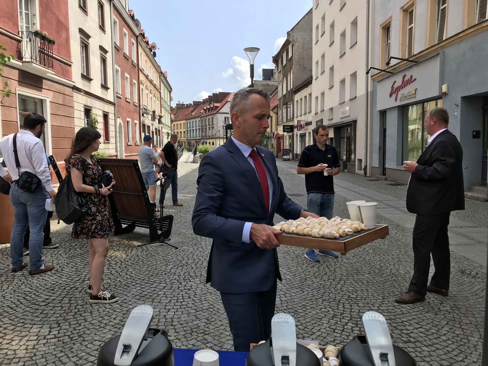Zdjęcie w galerii na portalu naszraciborz.pl: W Raciborzu stanął pomnik króla Jana III Sobieskiego [FOTO i WIDEO] wiadomości z regionu
