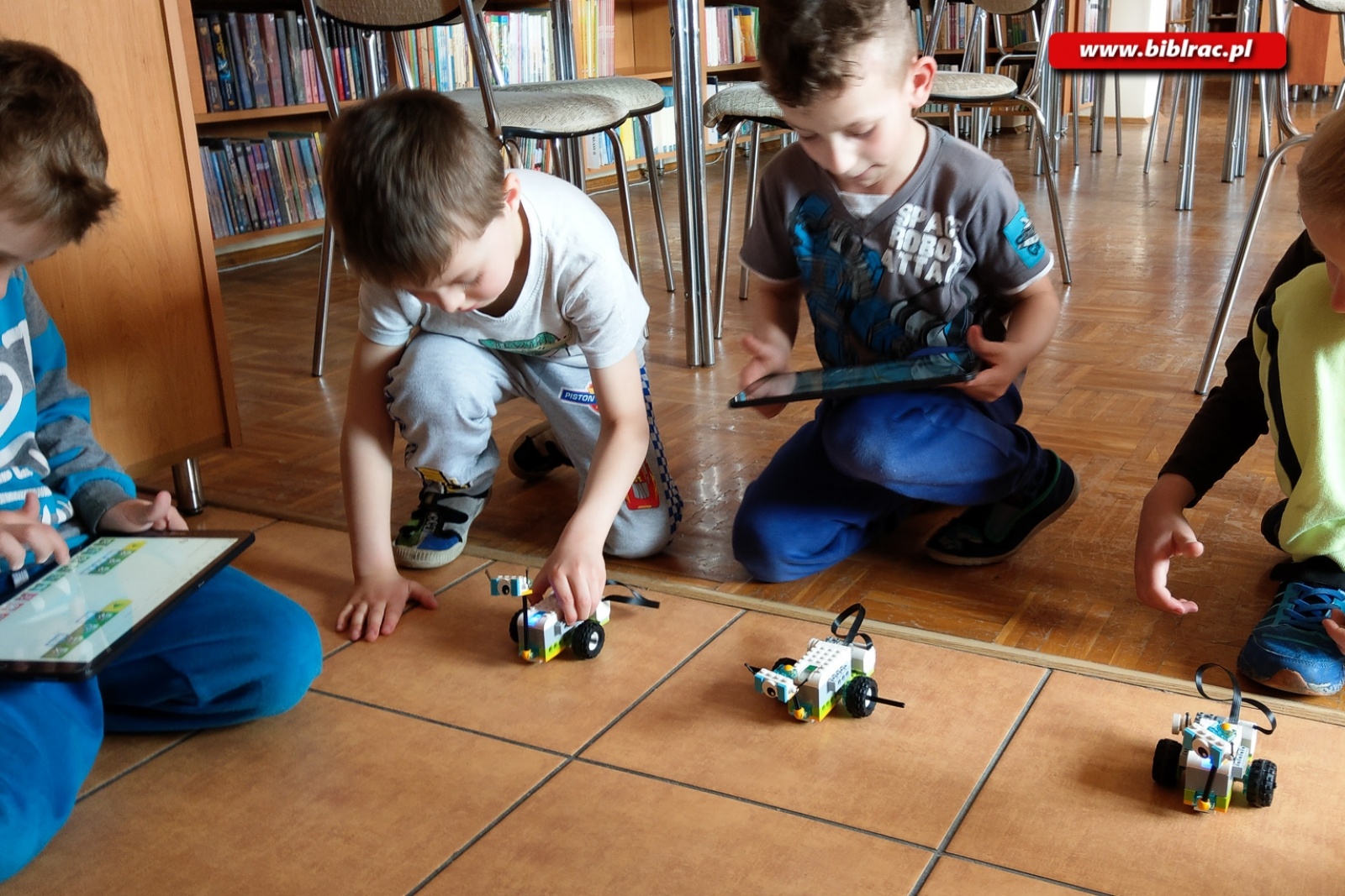 Zdjęcie w galerii na portalu naszraciborz.pl: Łaziki z misji NASA w bibliotece – trwają zapisy! wiadomości z regionu