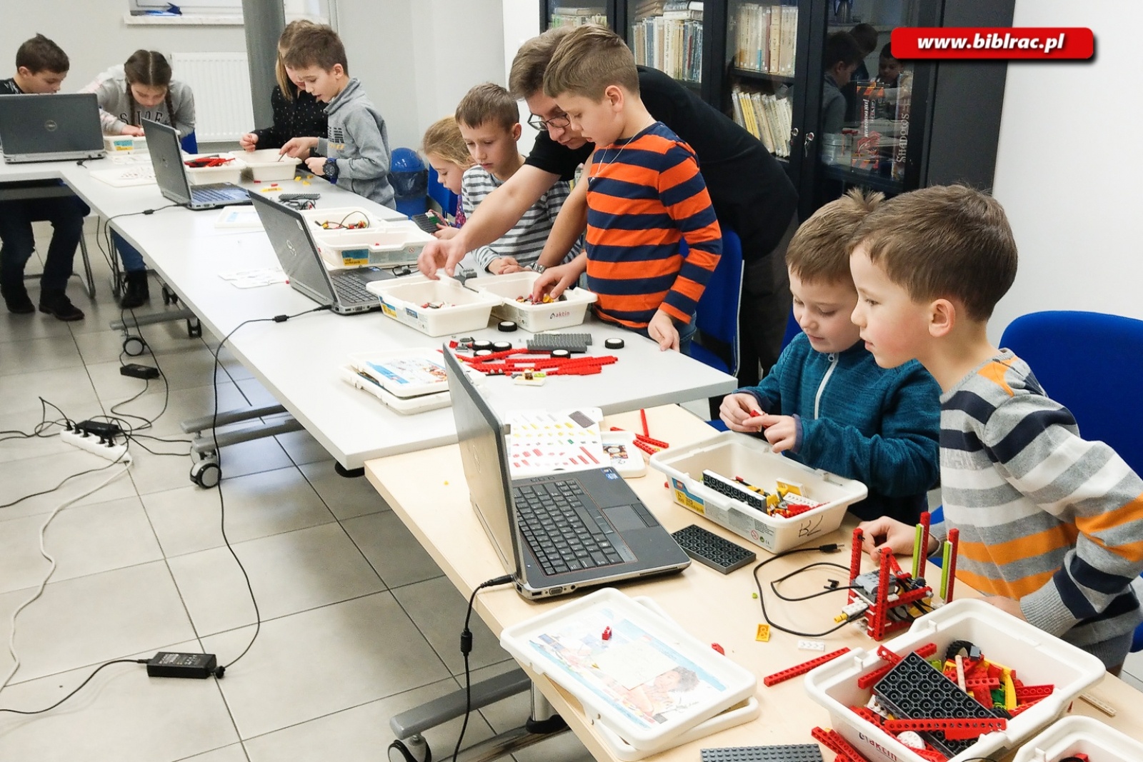 Zdjęcie w galerii na portalu naszraciborz.pl: Łaziki z misji NASA w bibliotece – trwają zapisy! wiadomości z regionu