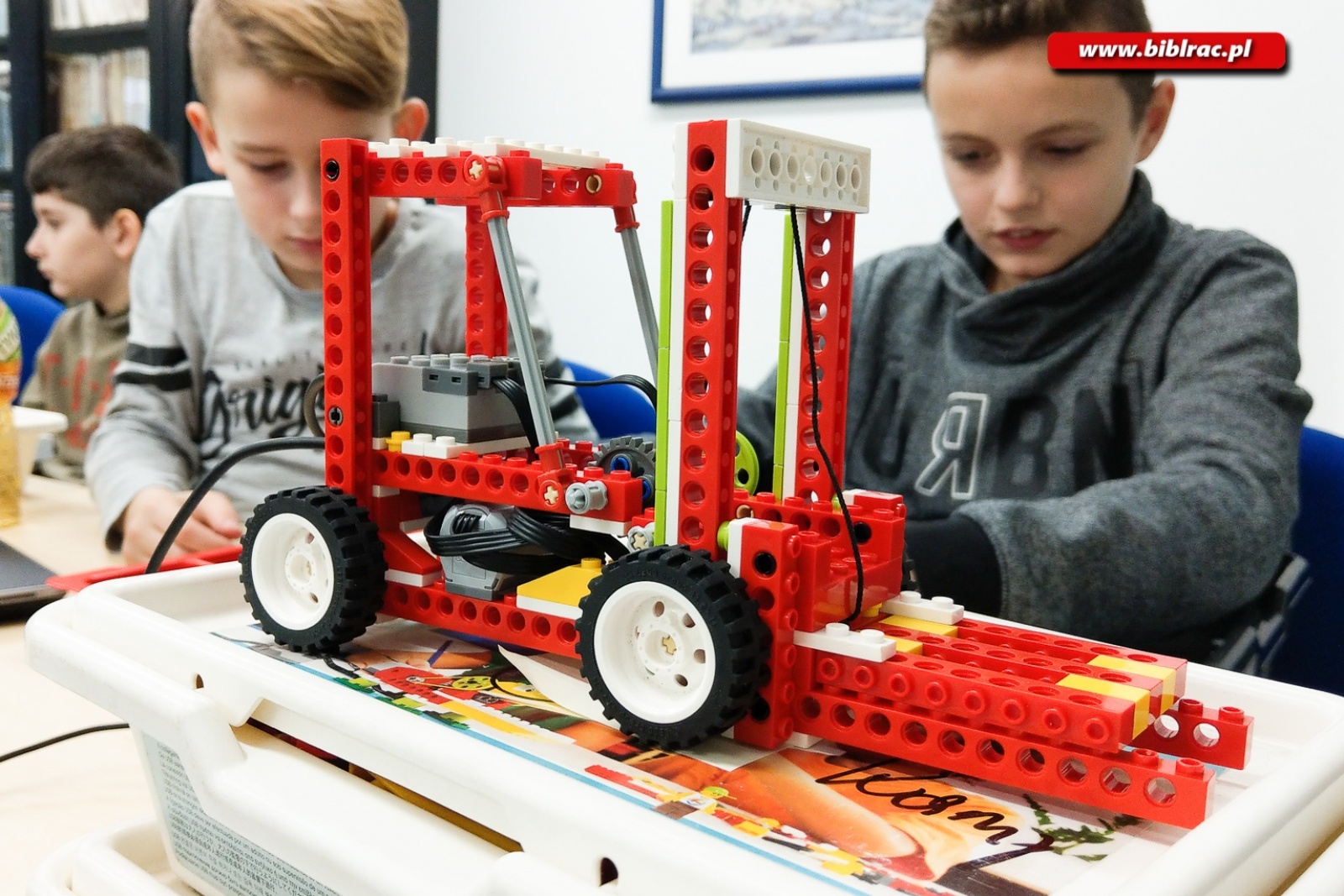 Zdjęcie w galerii na portalu naszraciborz.pl: Łaziki z misji NASA w bibliotece – trwają zapisy! wiadomości z regionu