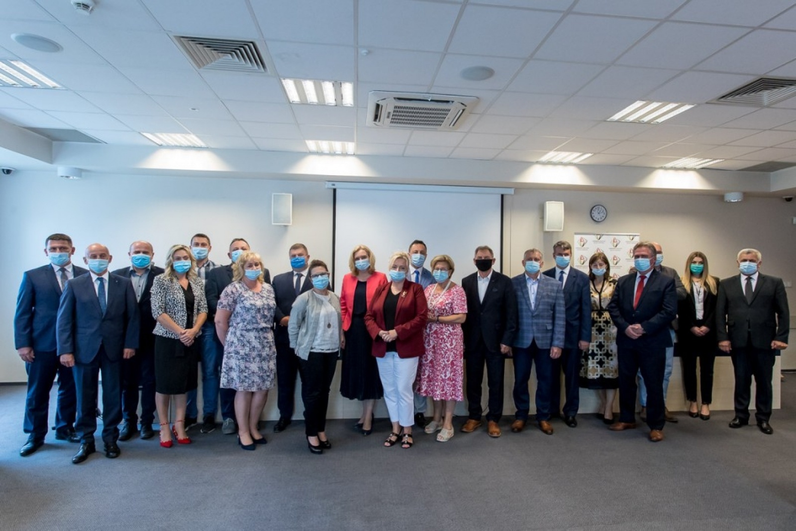 Zdjęcie w galerii na portalu naszraciborz.pl: Gminy powiatu raciborskiego otrzymały pieniądze w ramach inicjatywy sołeckiej wiadomości z regionu