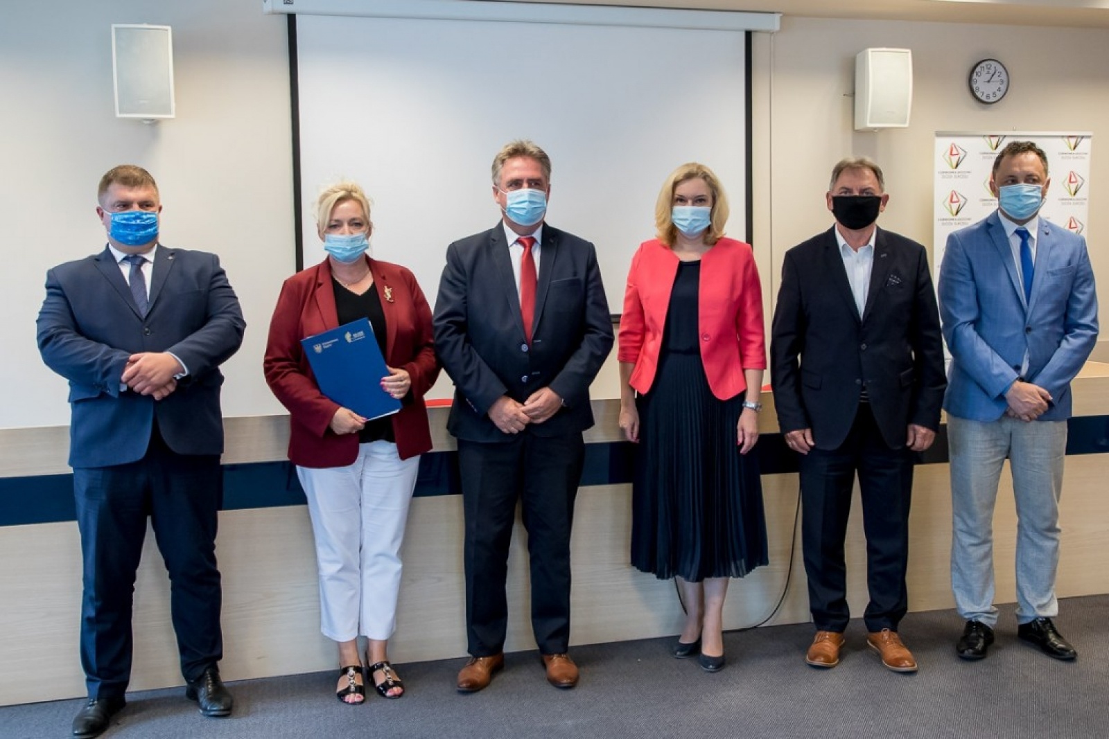 Zdjęcie w galerii na portalu naszraciborz.pl: Gminy powiatu raciborskiego otrzymały pieniądze w ramach inicjatywy sołeckiej wiadomości z regionu