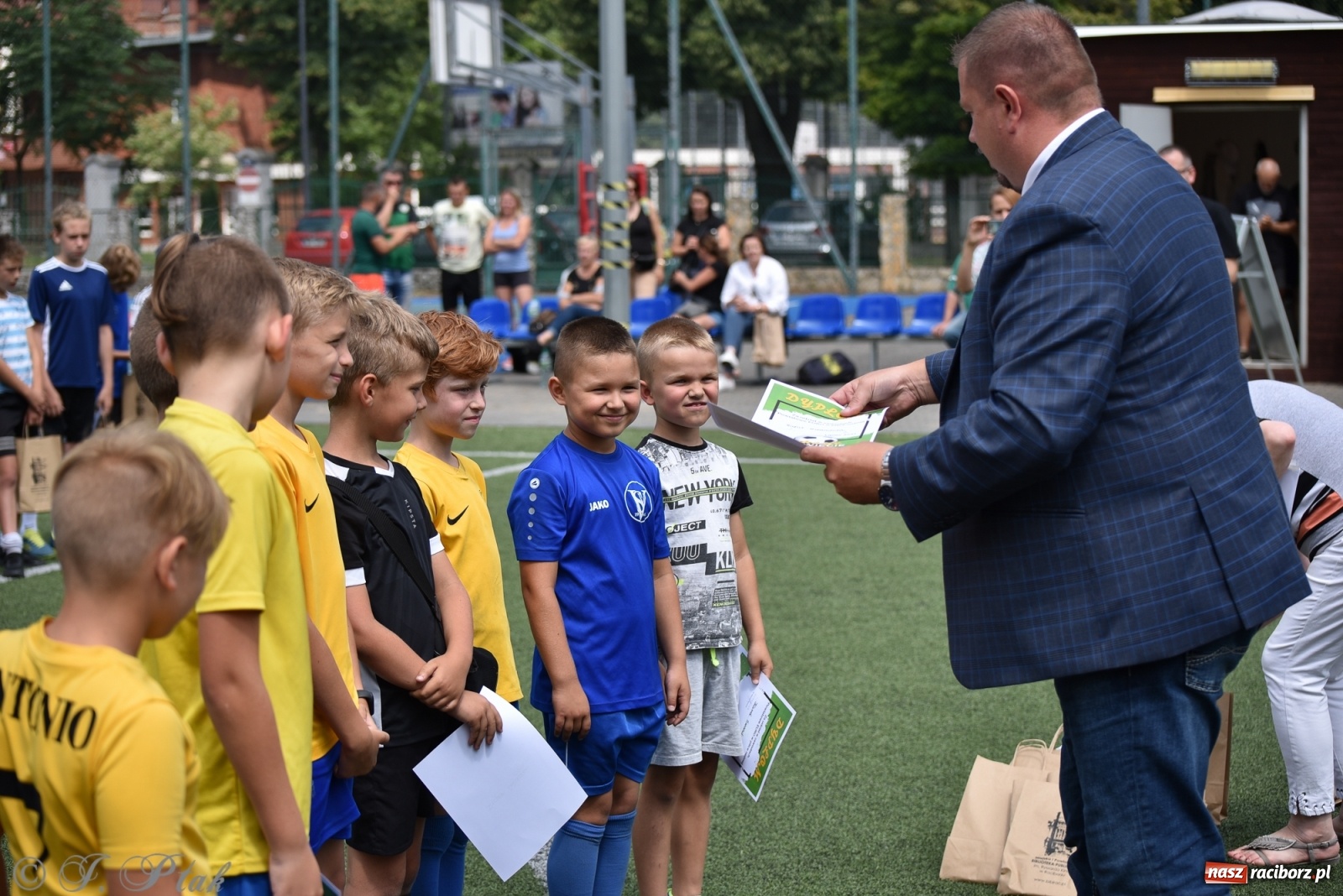 Zdjęcie w galerii na portalu naszraciborz.pl: Piłkarskie powiatowe EURO za nami. Medale rozdane [FOTO] wiadomości z regionu
