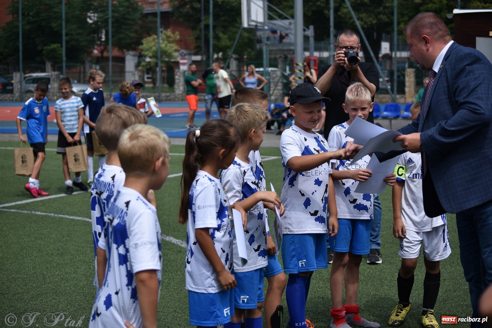 Zdjęcie w galerii na portalu naszraciborz.pl: Piłkarskie powiatowe EURO za nami. Medale rozdane [FOTO] wiadomości z regionu