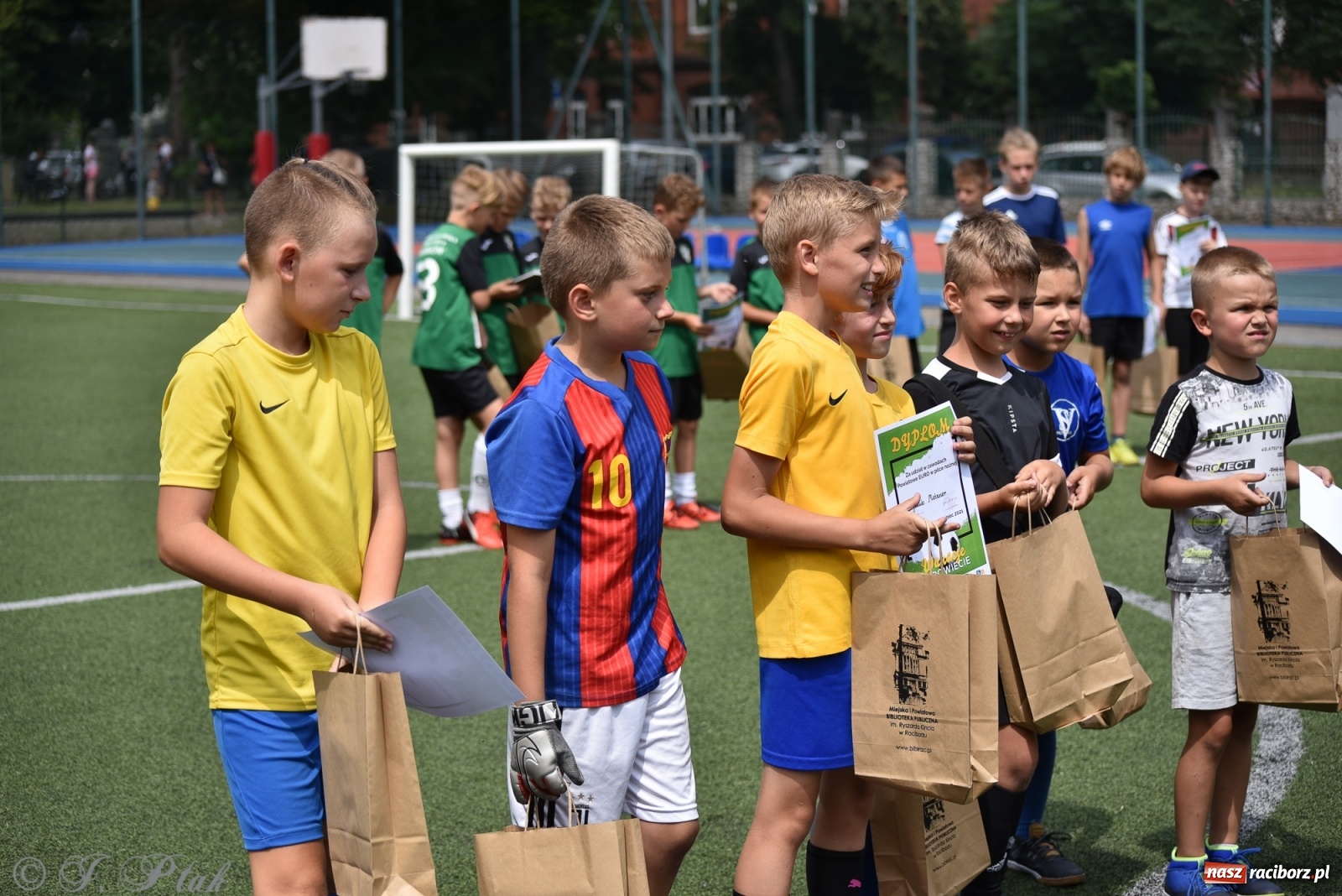 Zdjęcie w galerii na portalu naszraciborz.pl: Piłkarskie powiatowe EURO za nami. Medale rozdane [FOTO] wiadomości z regionu