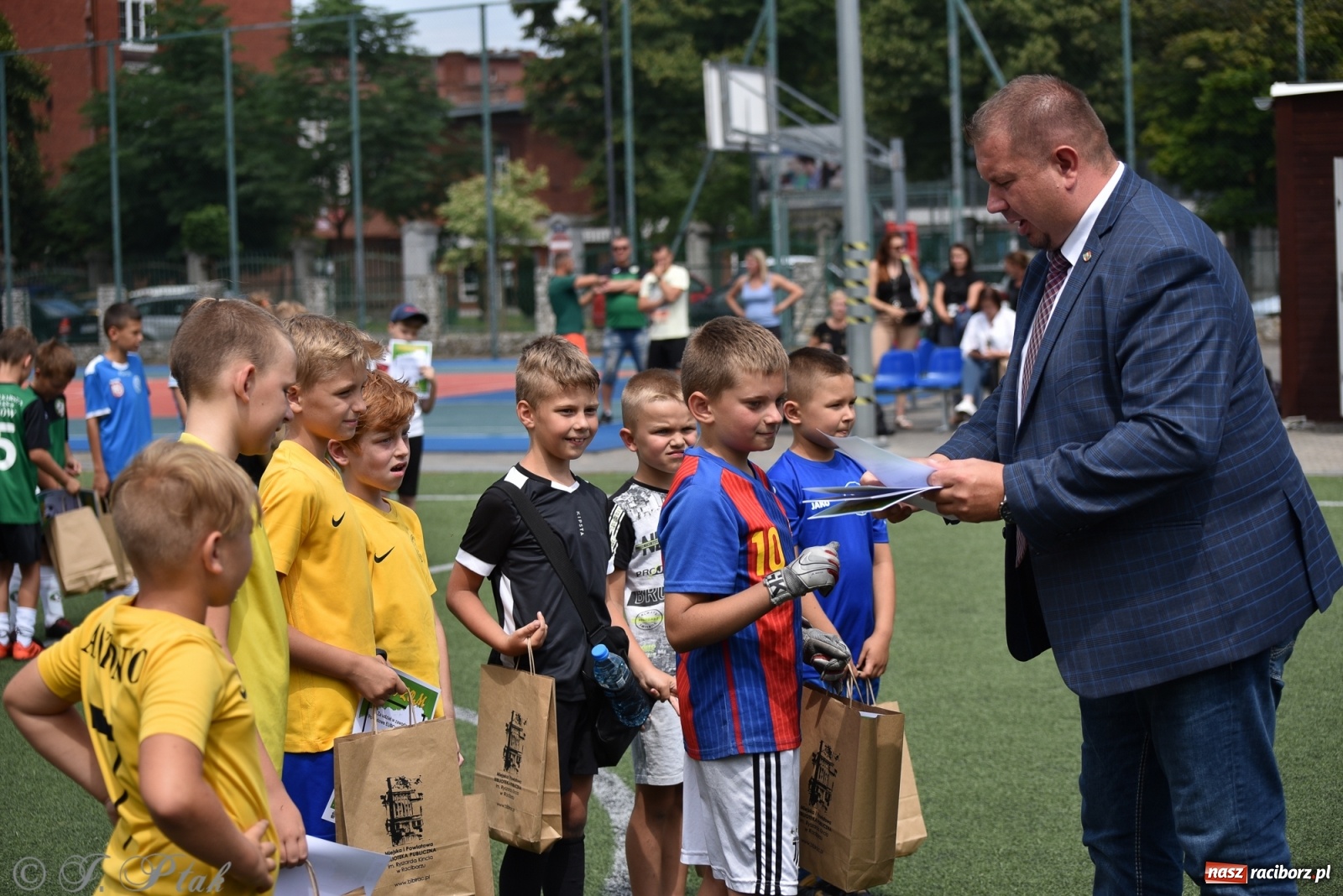 Zdjęcie w galerii na portalu naszraciborz.pl: Piłkarskie powiatowe EURO za nami. Medale rozdane [FOTO] wiadomości z regionu